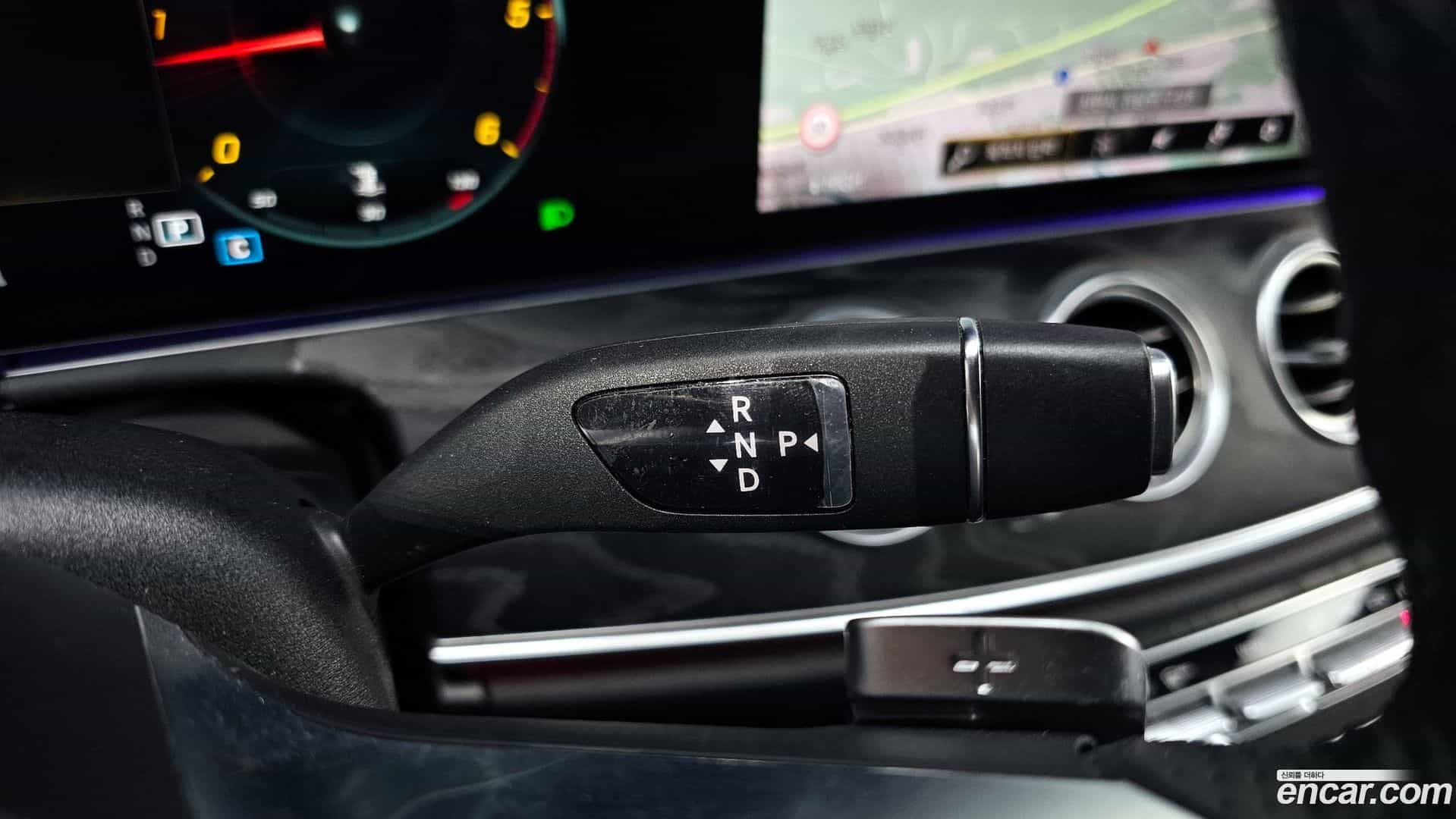 E-Class Mercedes-Benz 2020.10-INNER-009