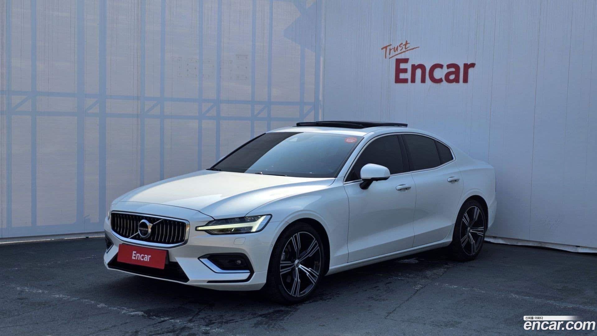 Main__Slider__Photo:S60 Volvo 2019.8-0