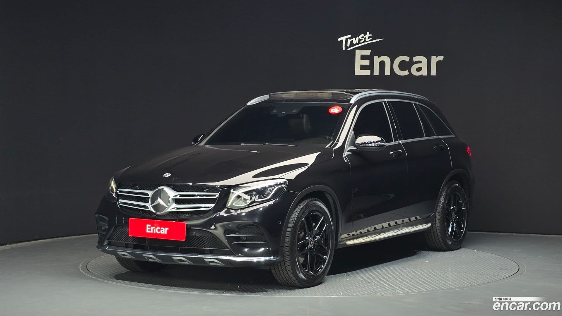 Main__Slider__Photo:GLC-Class Mercedes-Benz 2018.3-0