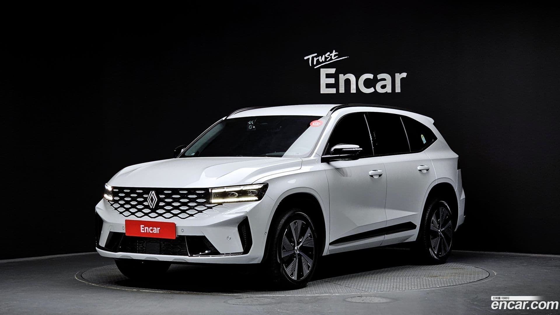 Main__Slider__Photo:Grand Koleos Renault Korea 2024.11-0