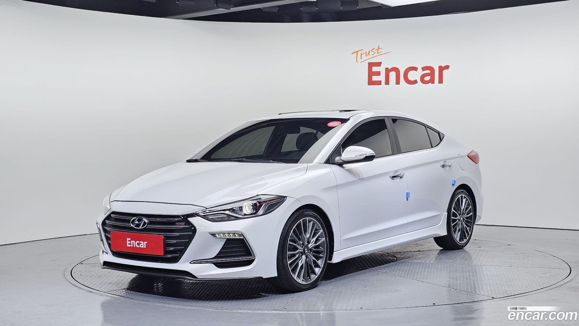 Main__Slider__Photo:AVANTE Hyundai 2016.10-0