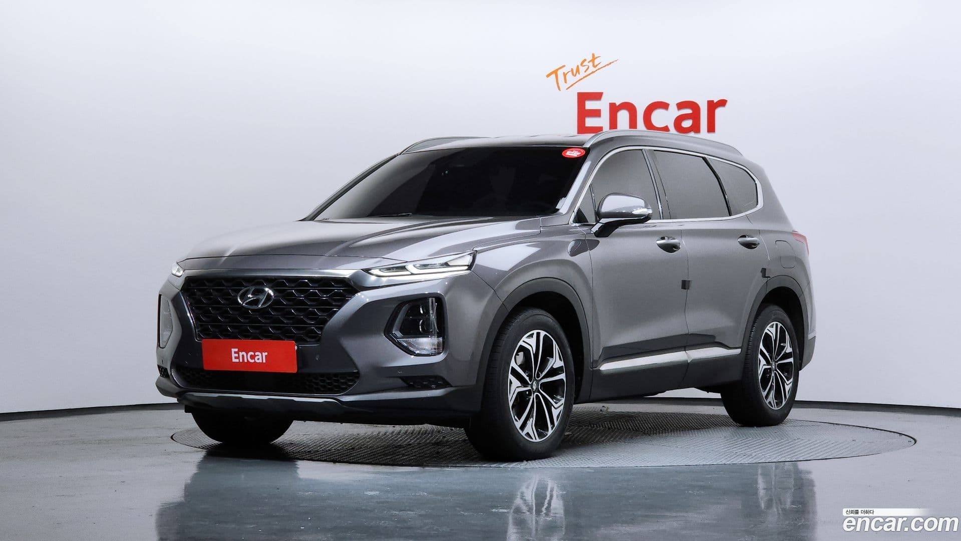 Main__Slider__Photo:Santafe Hyundai 2018.3-0