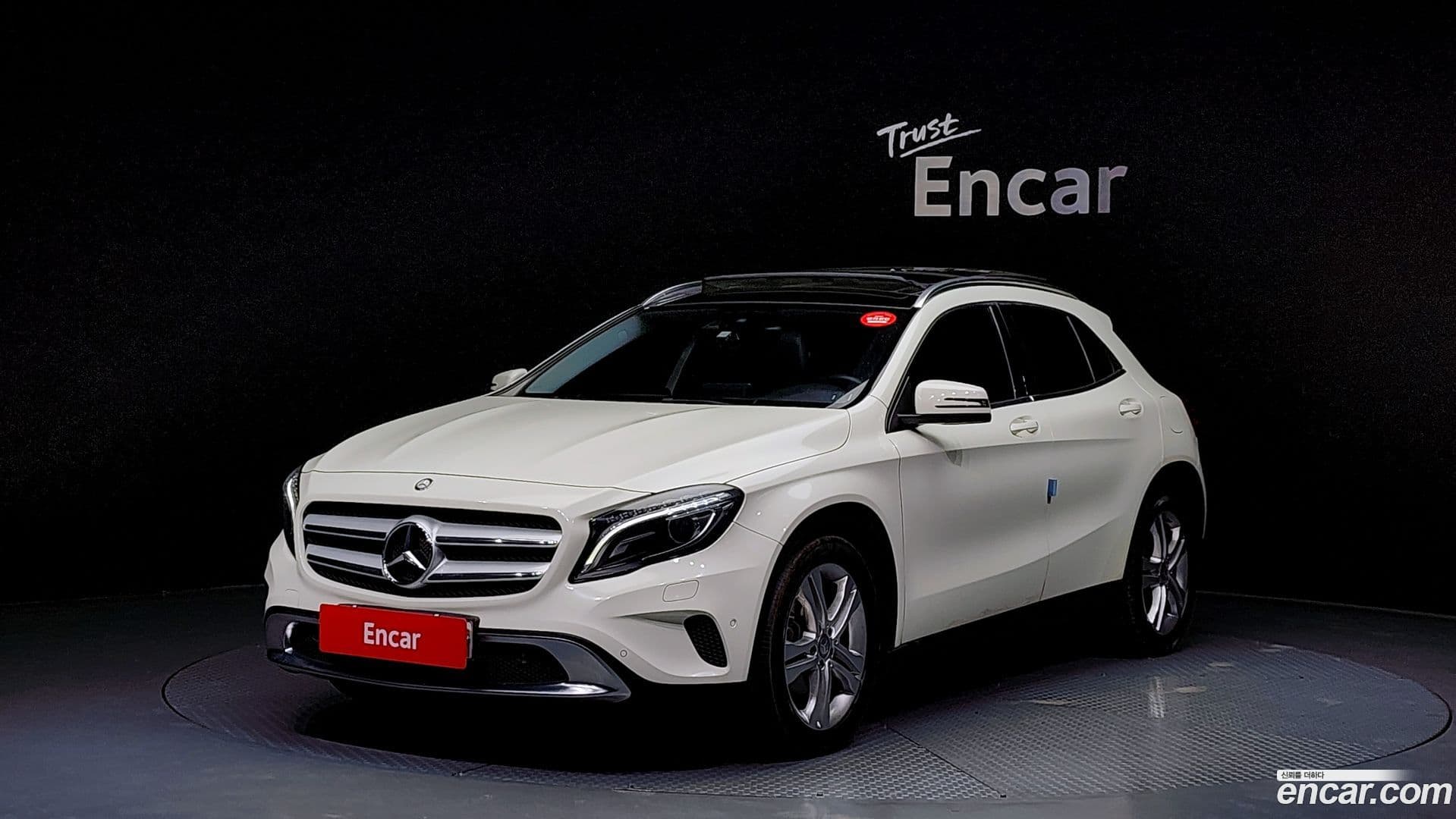 Main__Slider__Photo:GLA-Class Mercedes-Benz 2016.0-0