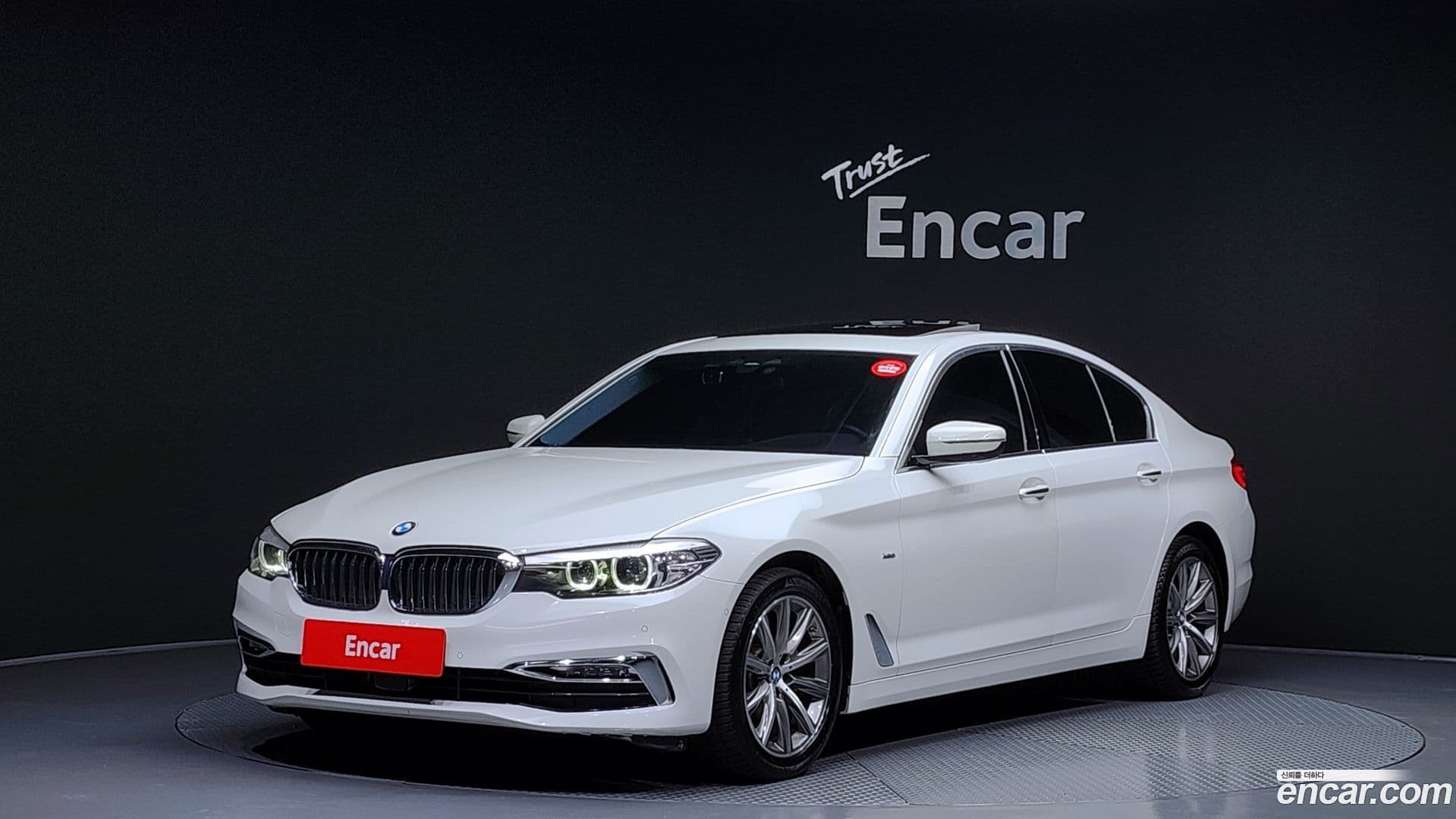 Main__Slider__Photo:5-Series BMW 2018.11-0
