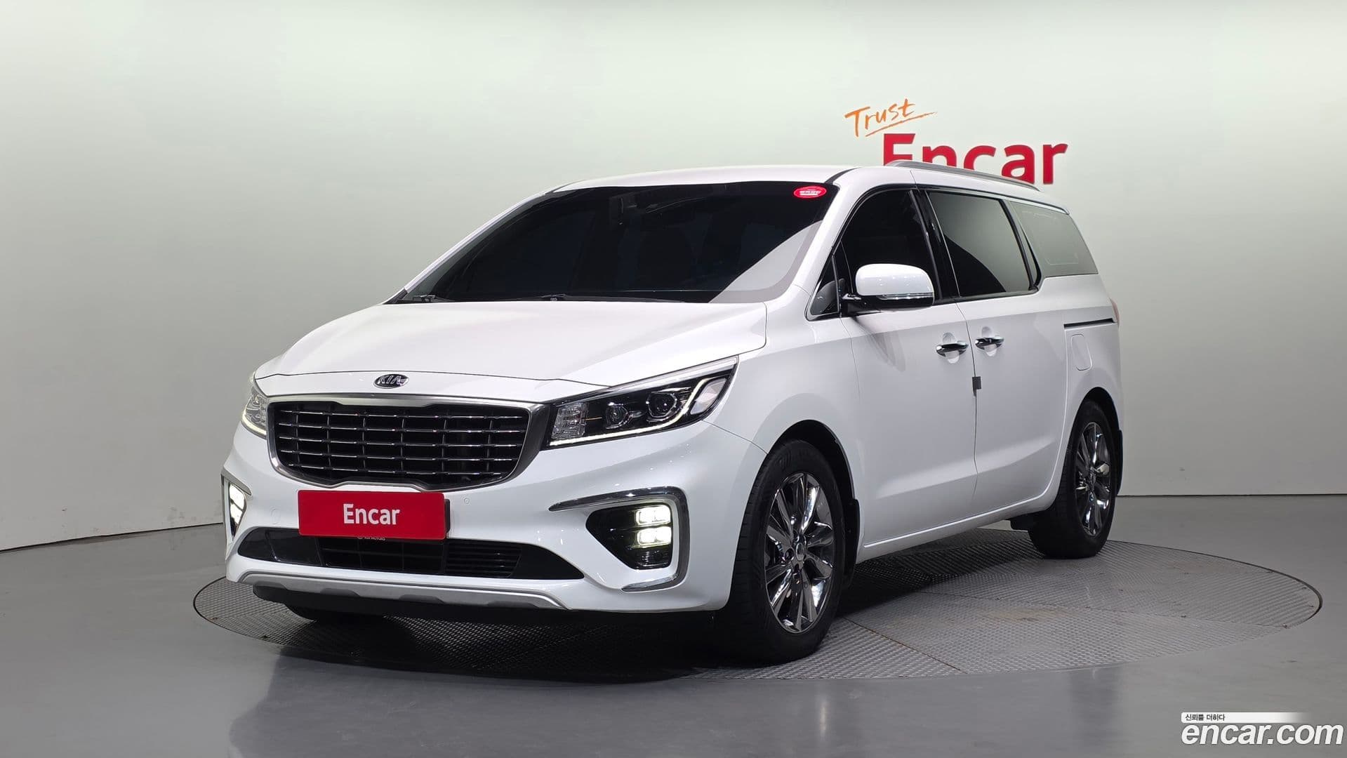 Main__Slider__Photo:Canival Kia 2019.10-0