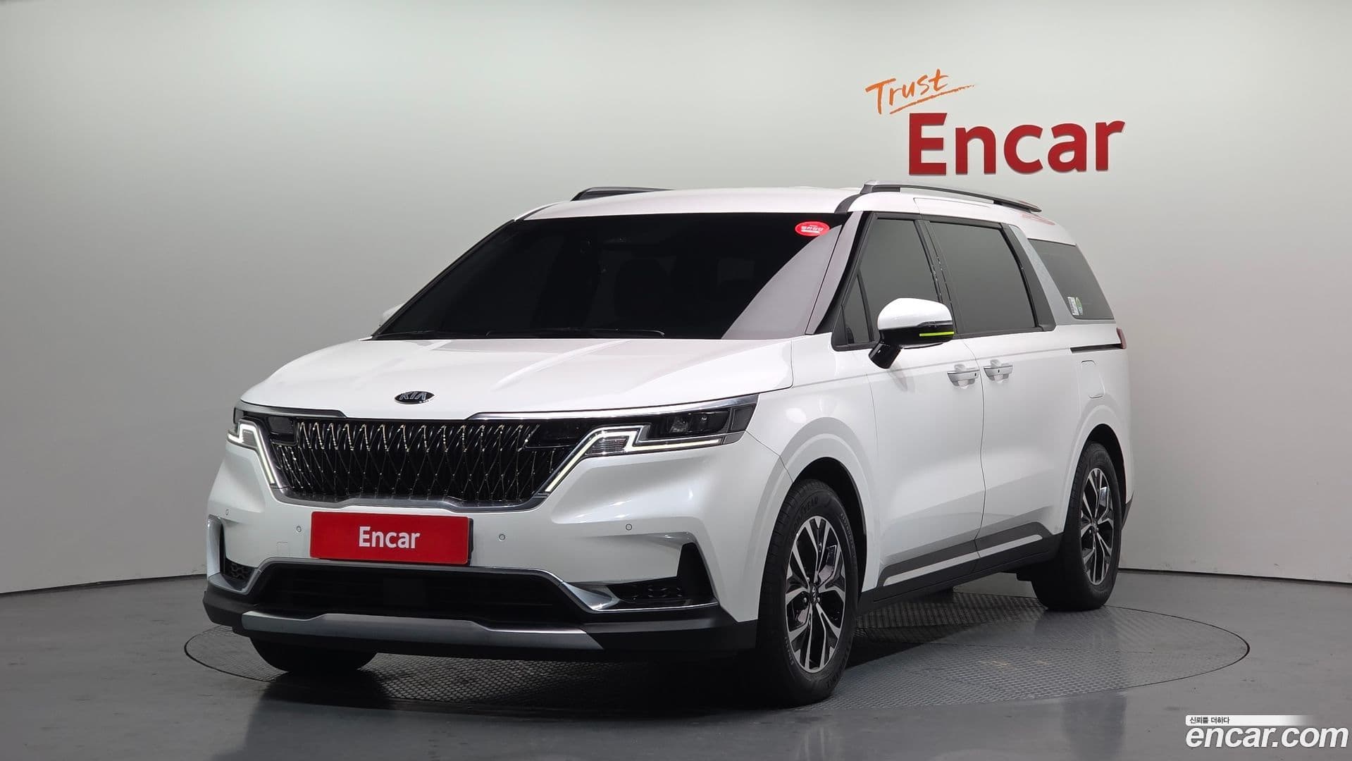 Main__Slider__Photo:Canival Kia 2020.8-0