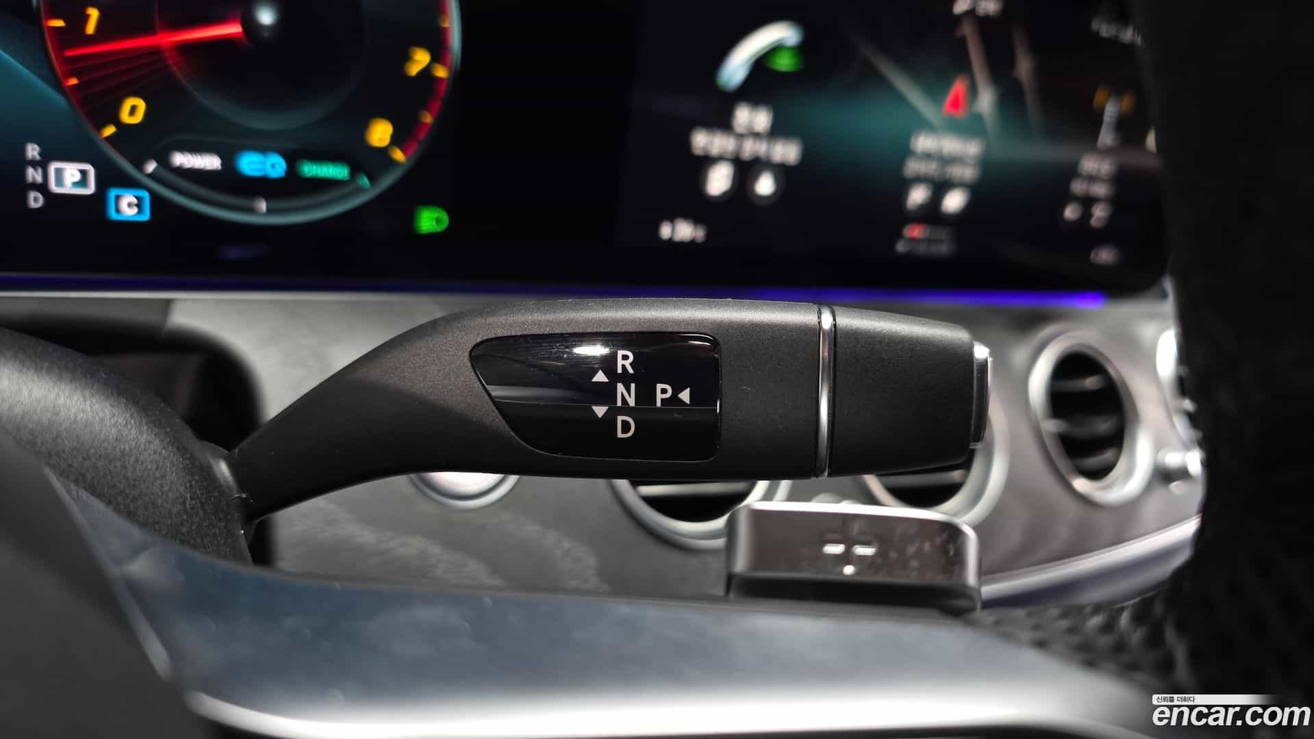 E-Class Mercedes-Benz 2022.4-INNER-009