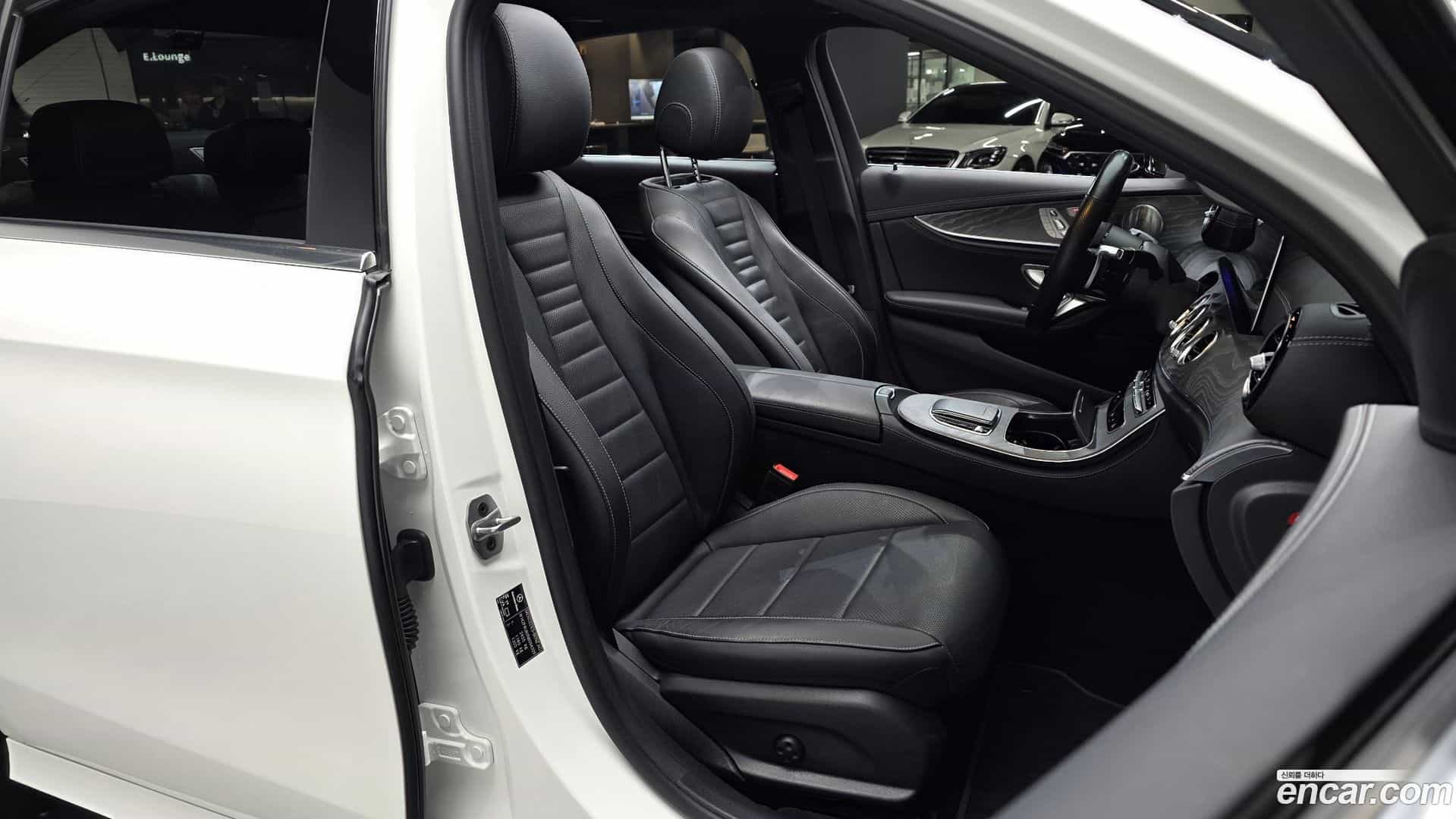 E-Class Mercedes-Benz 2022.4-INNER-010
