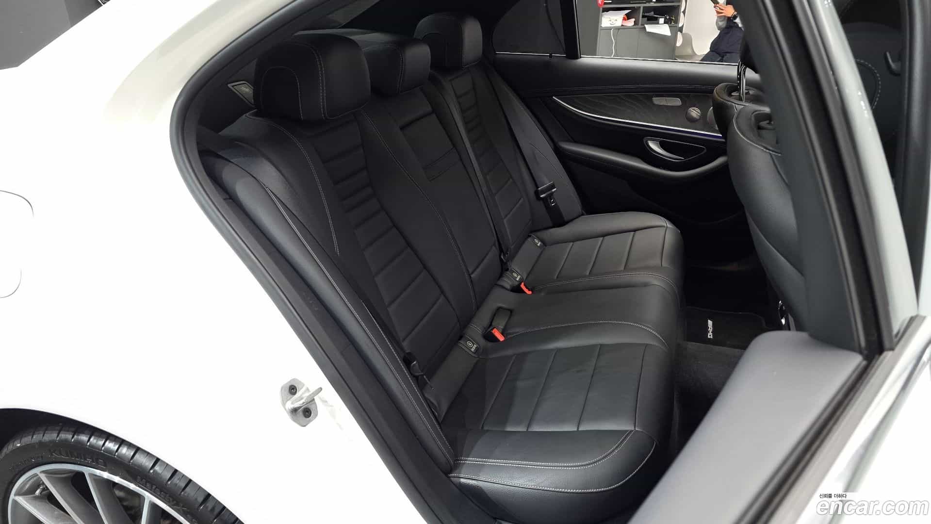 E-Class Mercedes-Benz 2022.4-OPTION-015