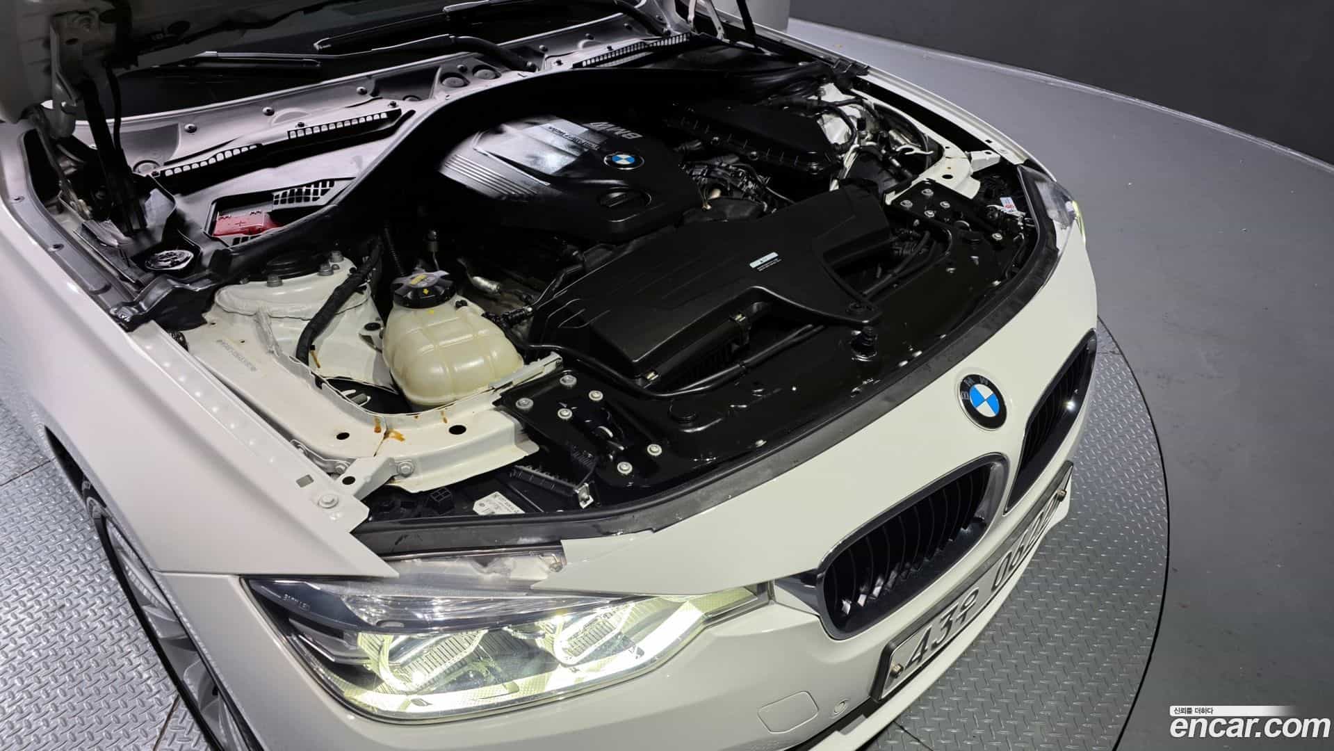 3-Series BMW 2015.10-INNER-006