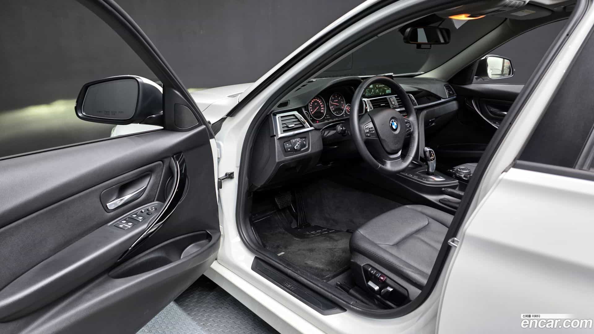 3-Series BMW 2015.10-INNER-010