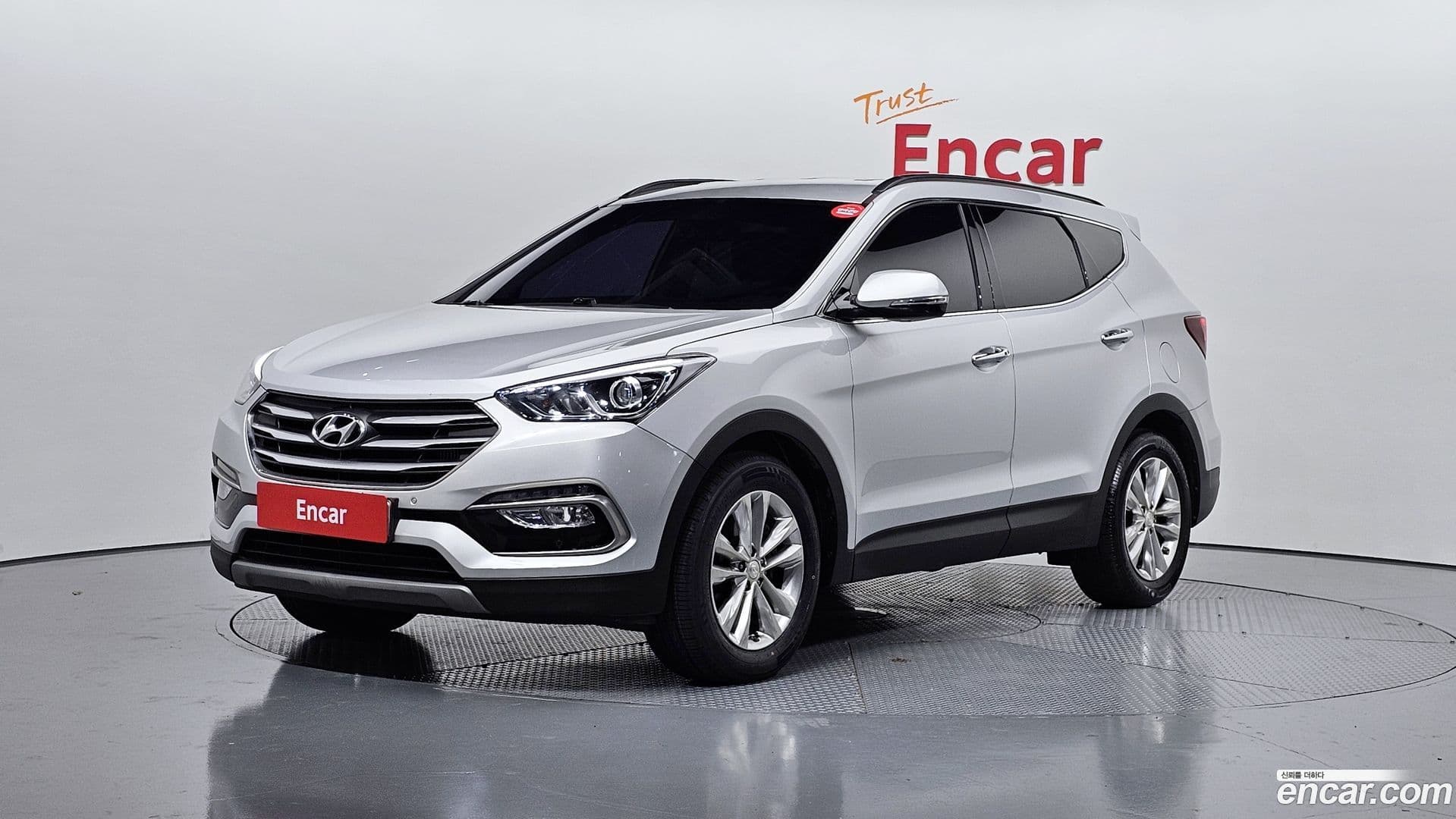 Main__Slider__Photo:Santafe Hyundai 2017.9-0