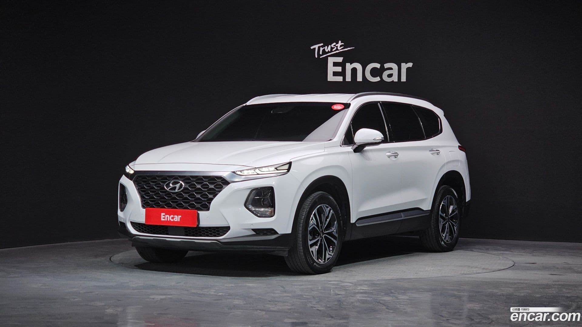 Main__Slider__Photo:Santafe Hyundai 2019.5-0