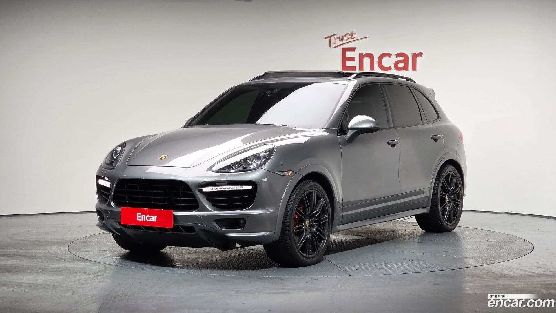 Main__Slider__Photo:Cayenne Porsche 2014.11-0