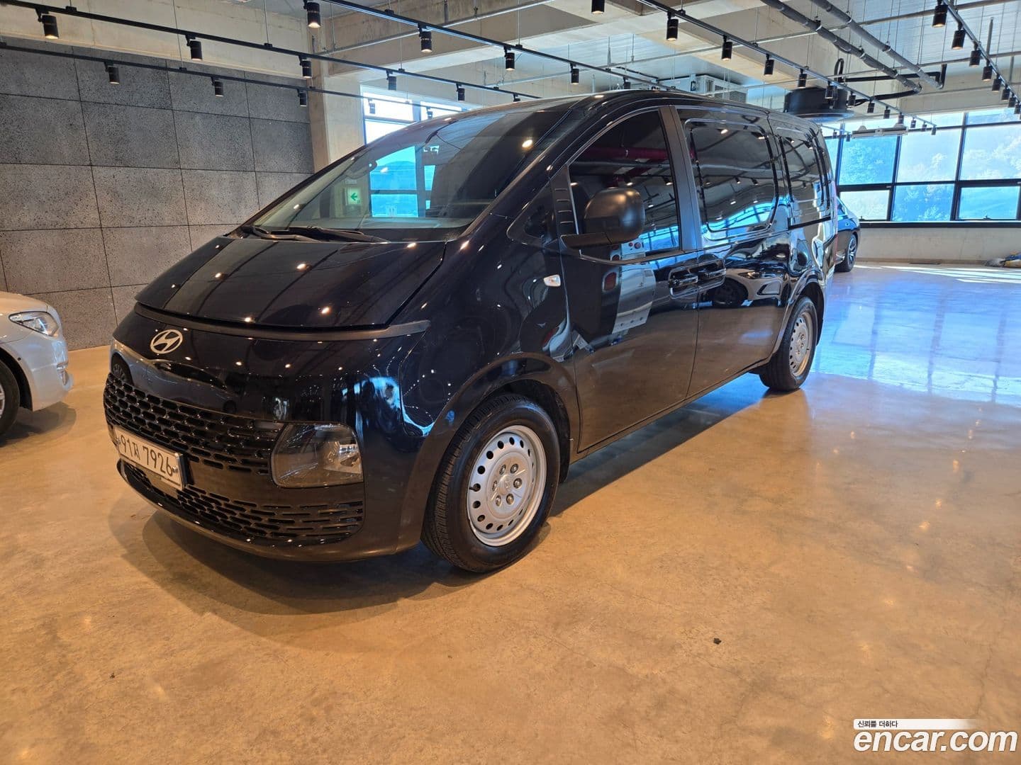 Main__Slider__Photo:Staria Hyundai 2021.5-0