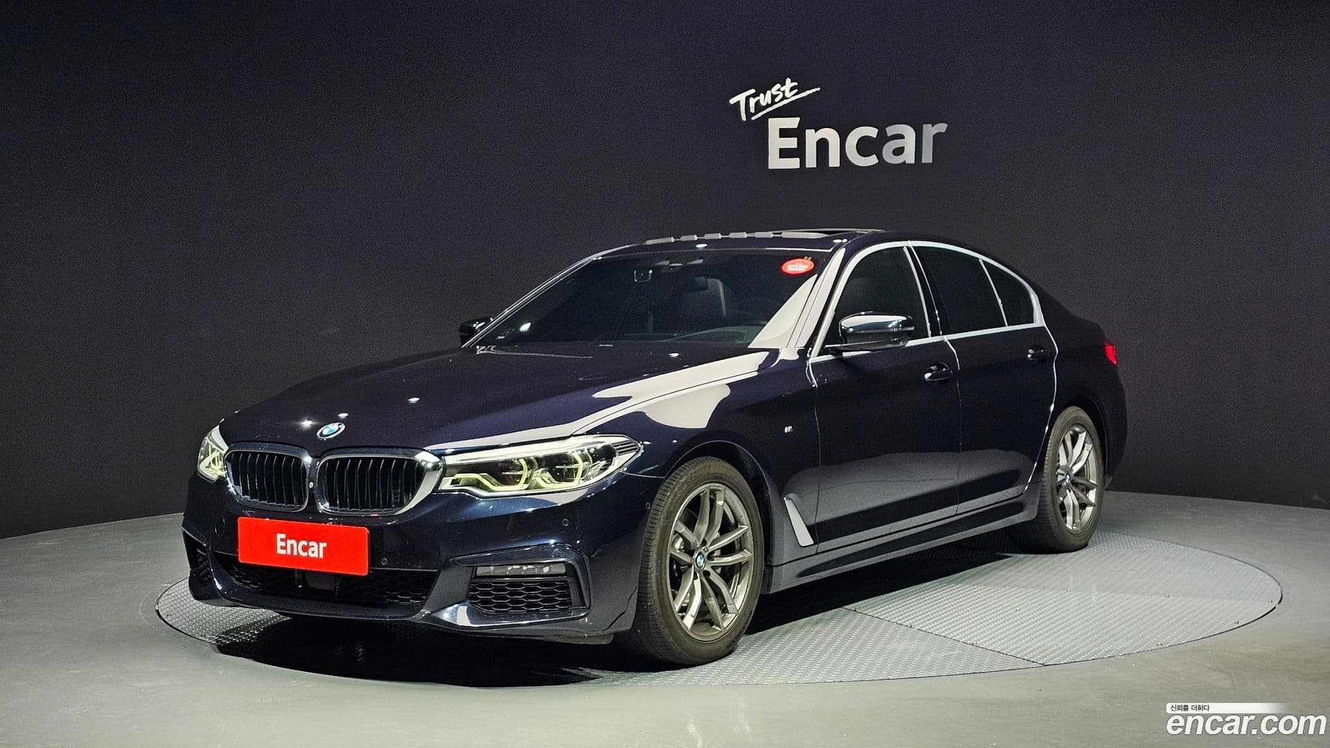Main__Slider__Photo:5-Series BMW 2019.8-0