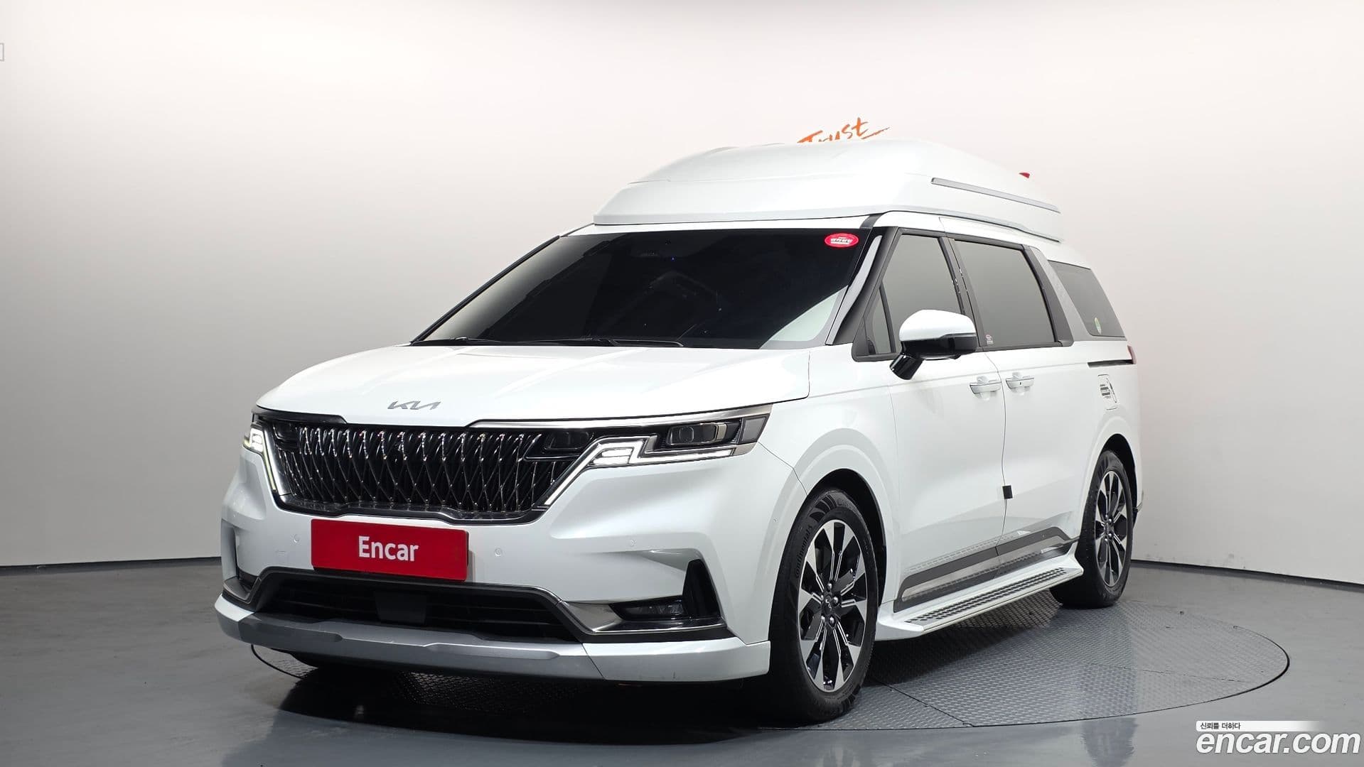 Main__Slider__Photo:Canival Kia 2023.4-0