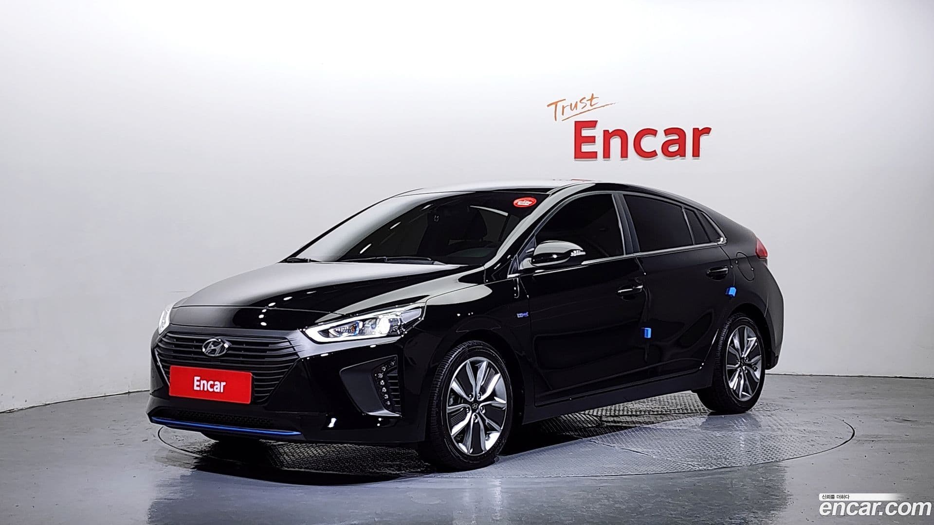Main__Slider__Photo:Ioniq Hyundai 2018.5-0