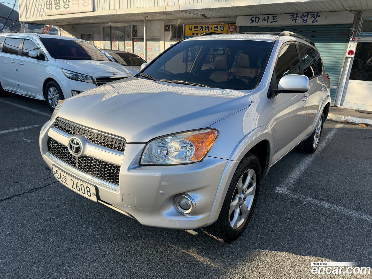 Main__Slider__Photo:RAV4 Toyota 2011.9-0