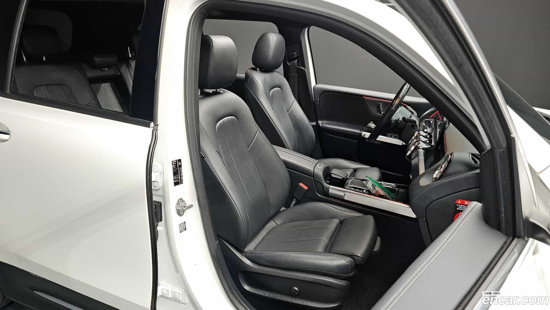 GLB-Class Mercedes-Benz 2021.1-OPTION-016