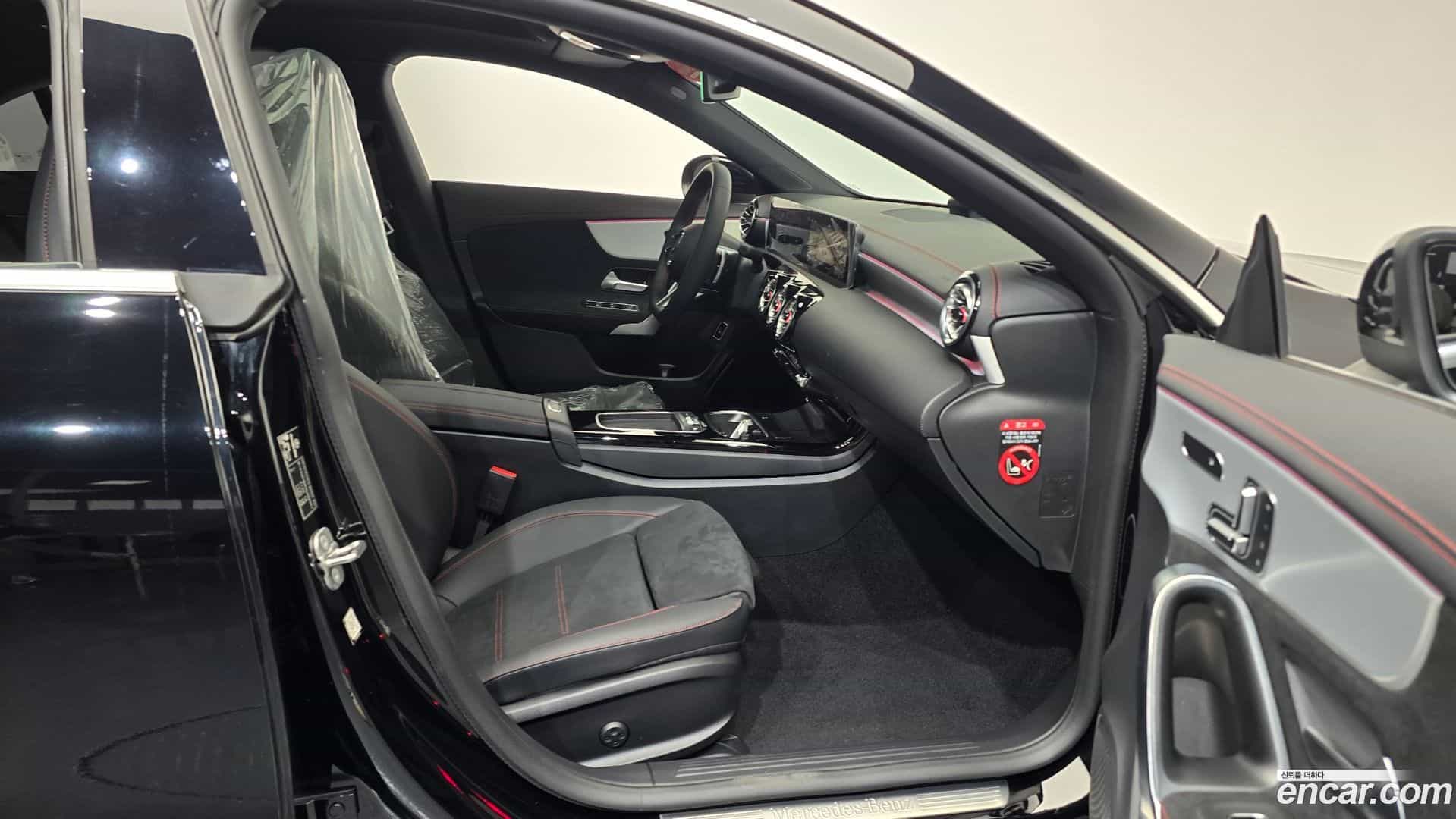 CLA-Class Mercedes-Benz 2025.2-OPTION-015