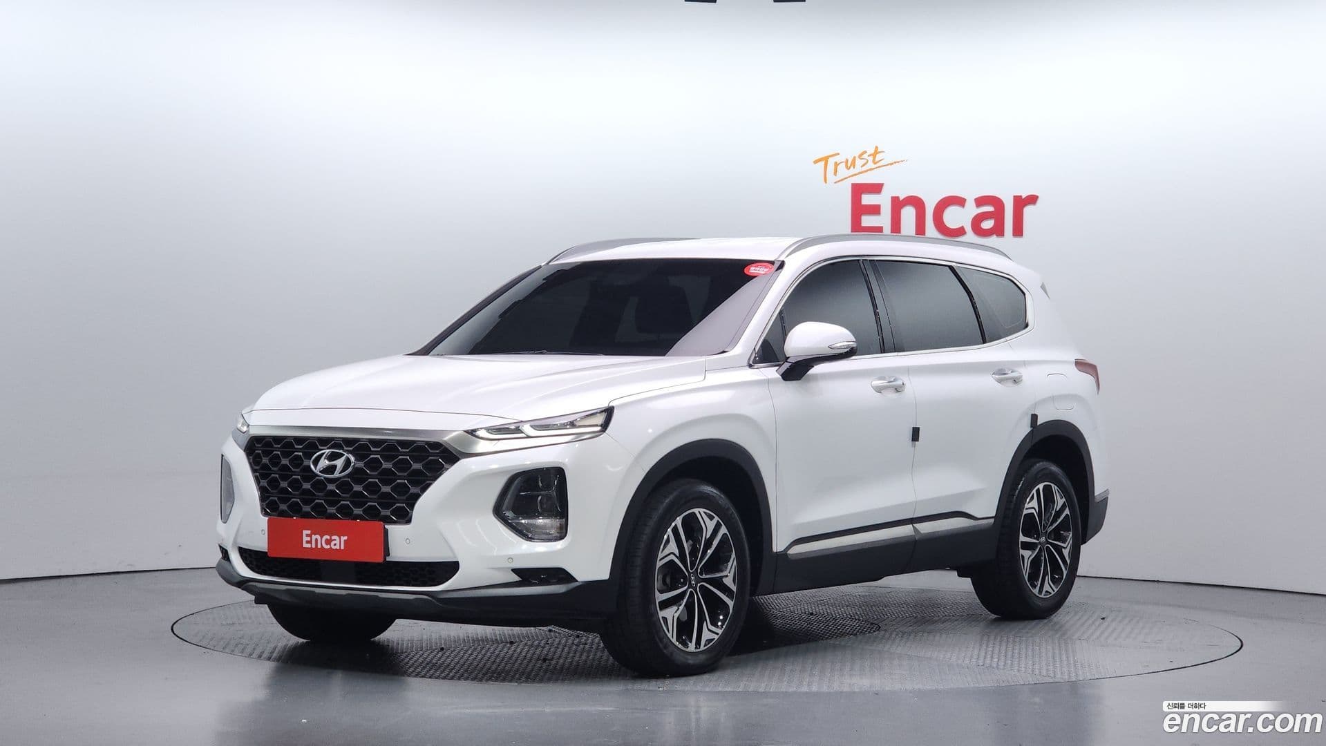 Main__Slider__Photo:Santafe Hyundai 2019.1-0