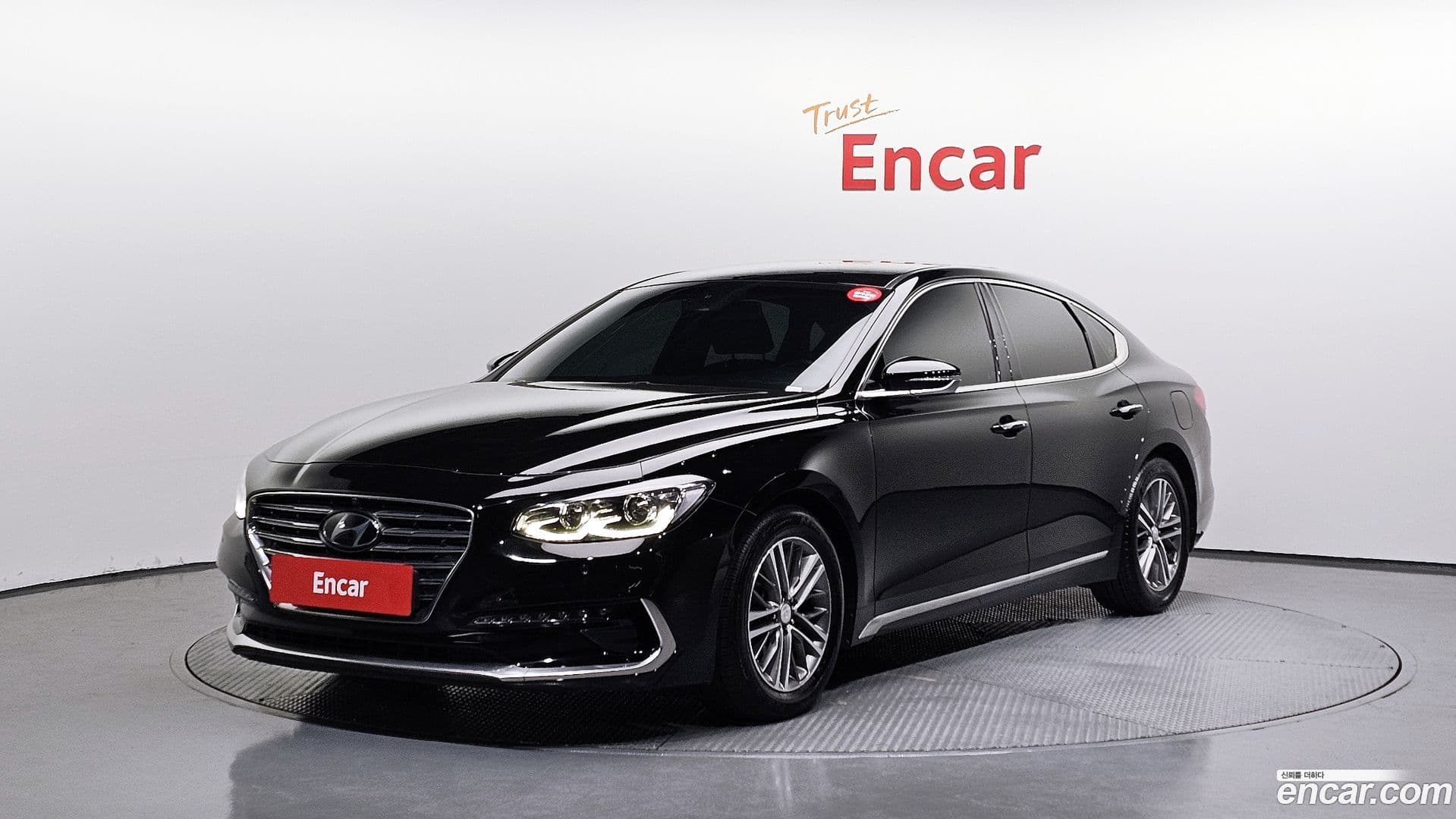 Main__Slider__Photo:Grandeur Hyundai 2019.1-0