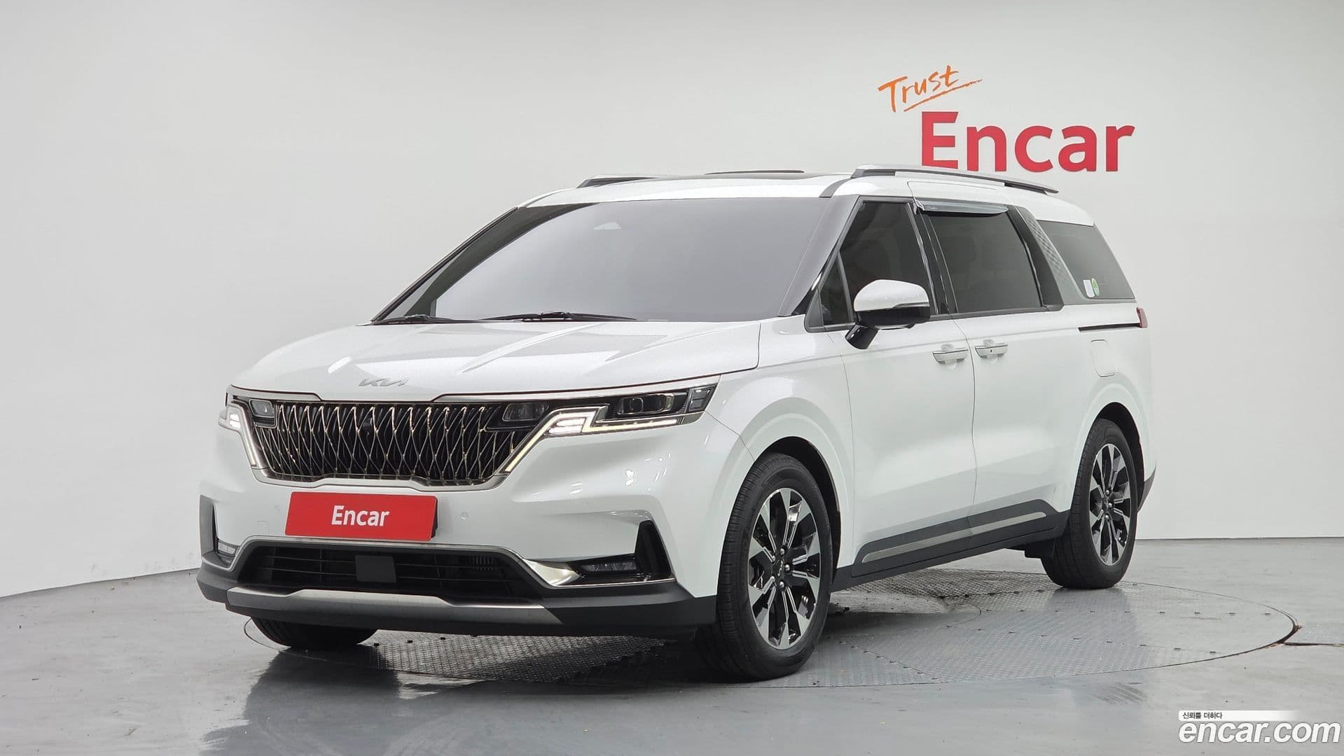 Main__Slider__Photo:Canival Kia 2022.7-0