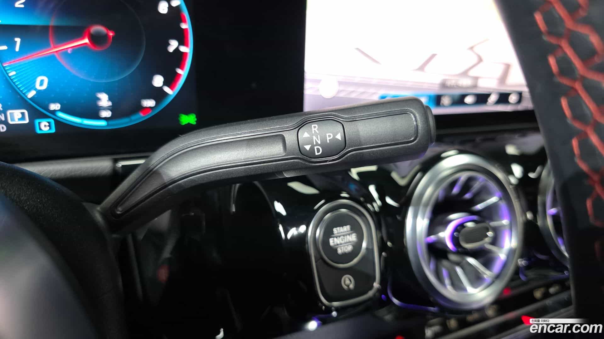 GLA-Class Mercedes-Benz 2023.7-INNER-009