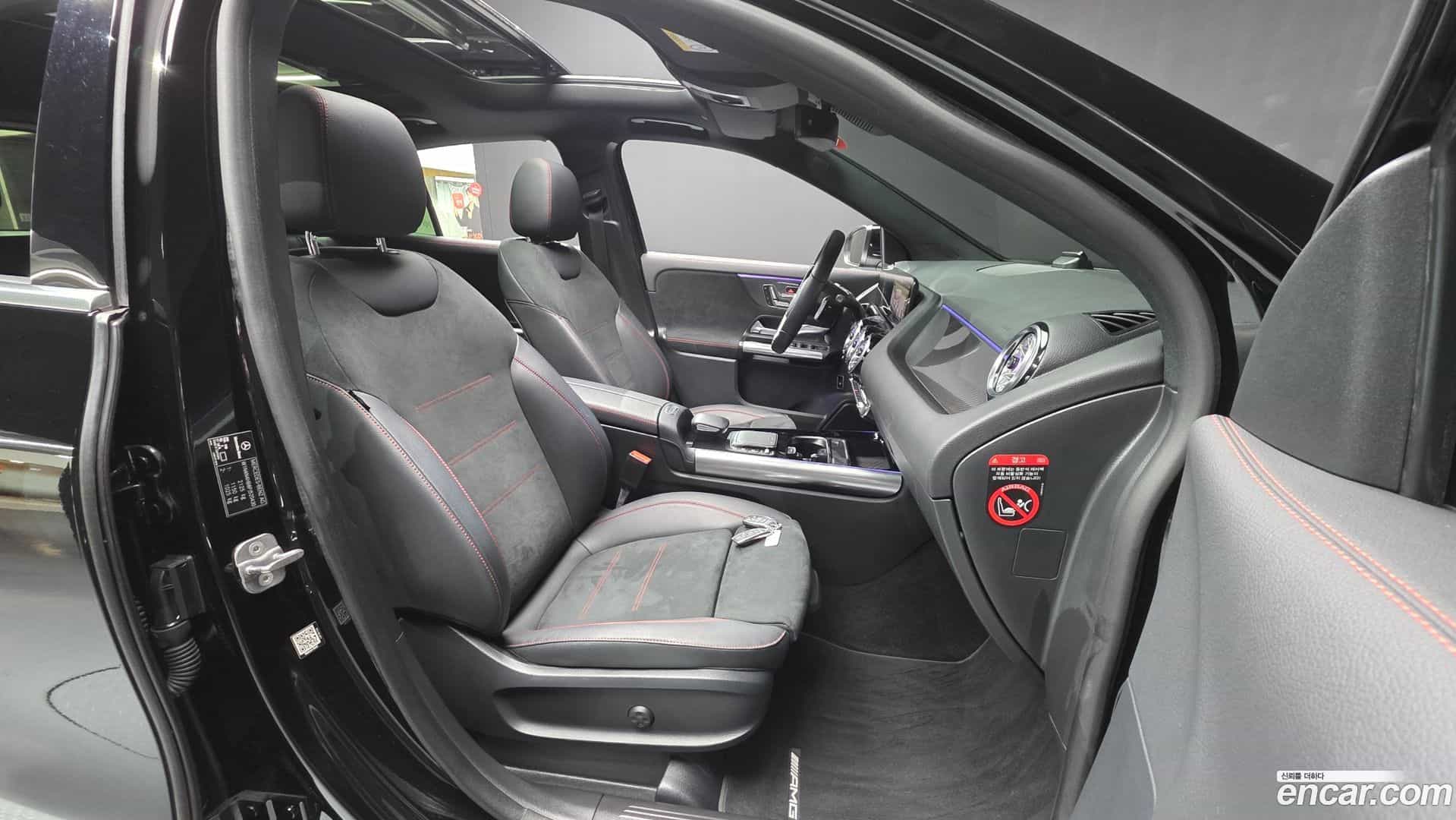 GLA-Class Mercedes-Benz 2023.7-INNER-010