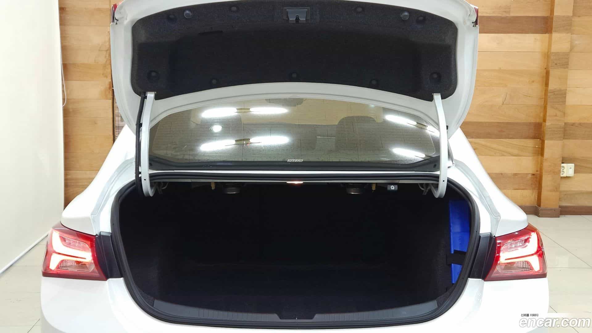 Malibu Chevrolet 2019.3-INNER-006