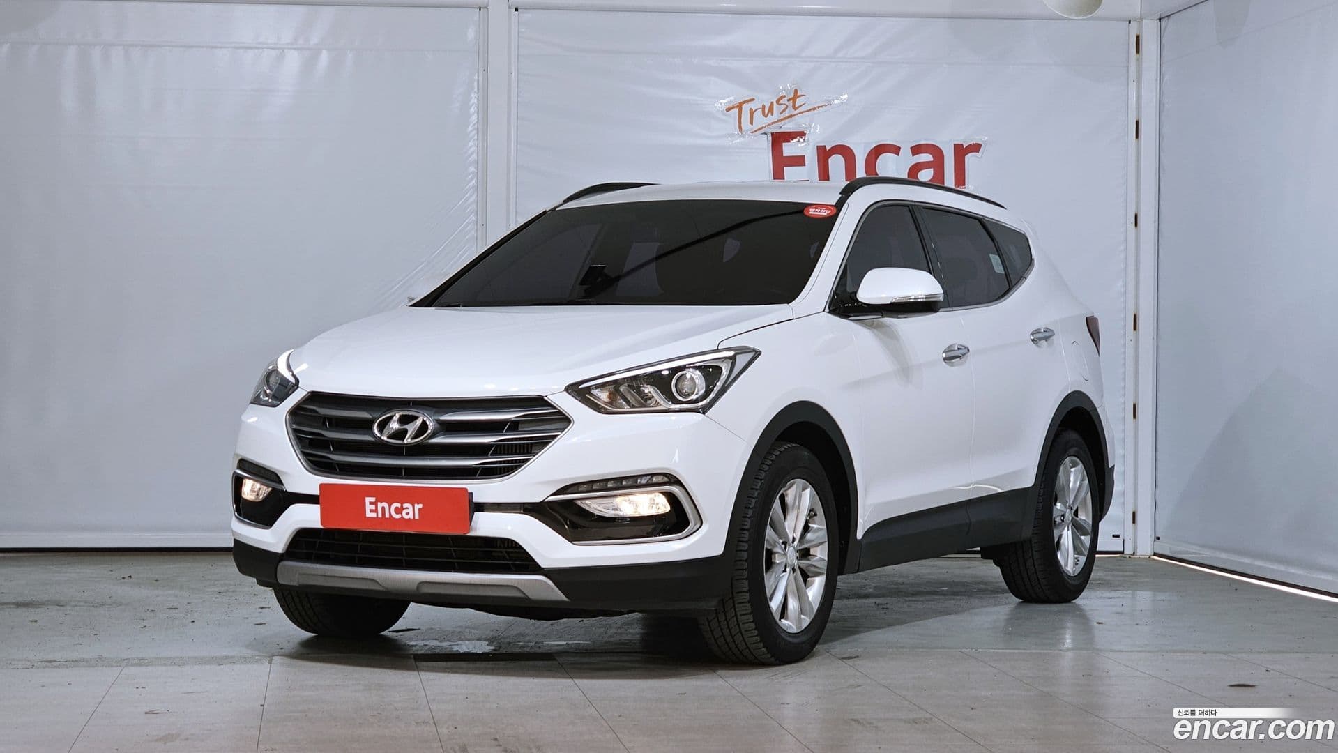 Main__Slider__Photo:Santafe Hyundai 2016.2-0