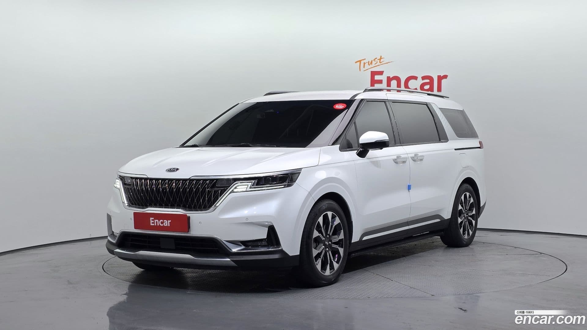 Main__Slider__Photo:Canival Kia 2020.8-0
