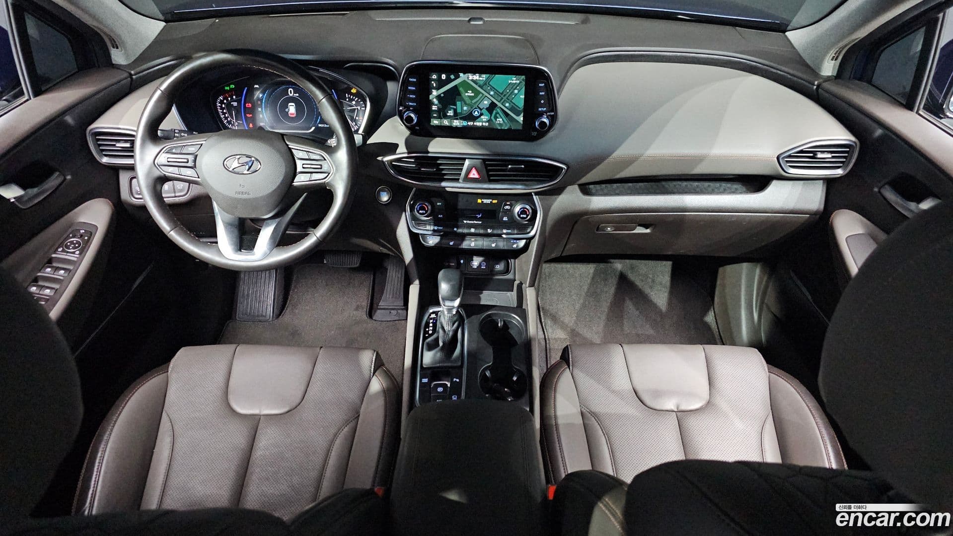 Main__Slider__Photo:Santafe Hyundai 2018.9-0