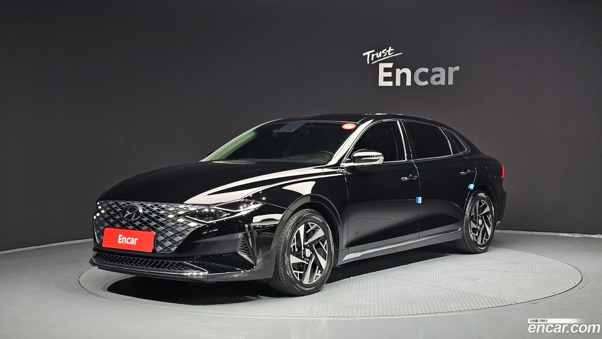 Main__Slider__Photo:Grandeur Hyundai 2020.9-0