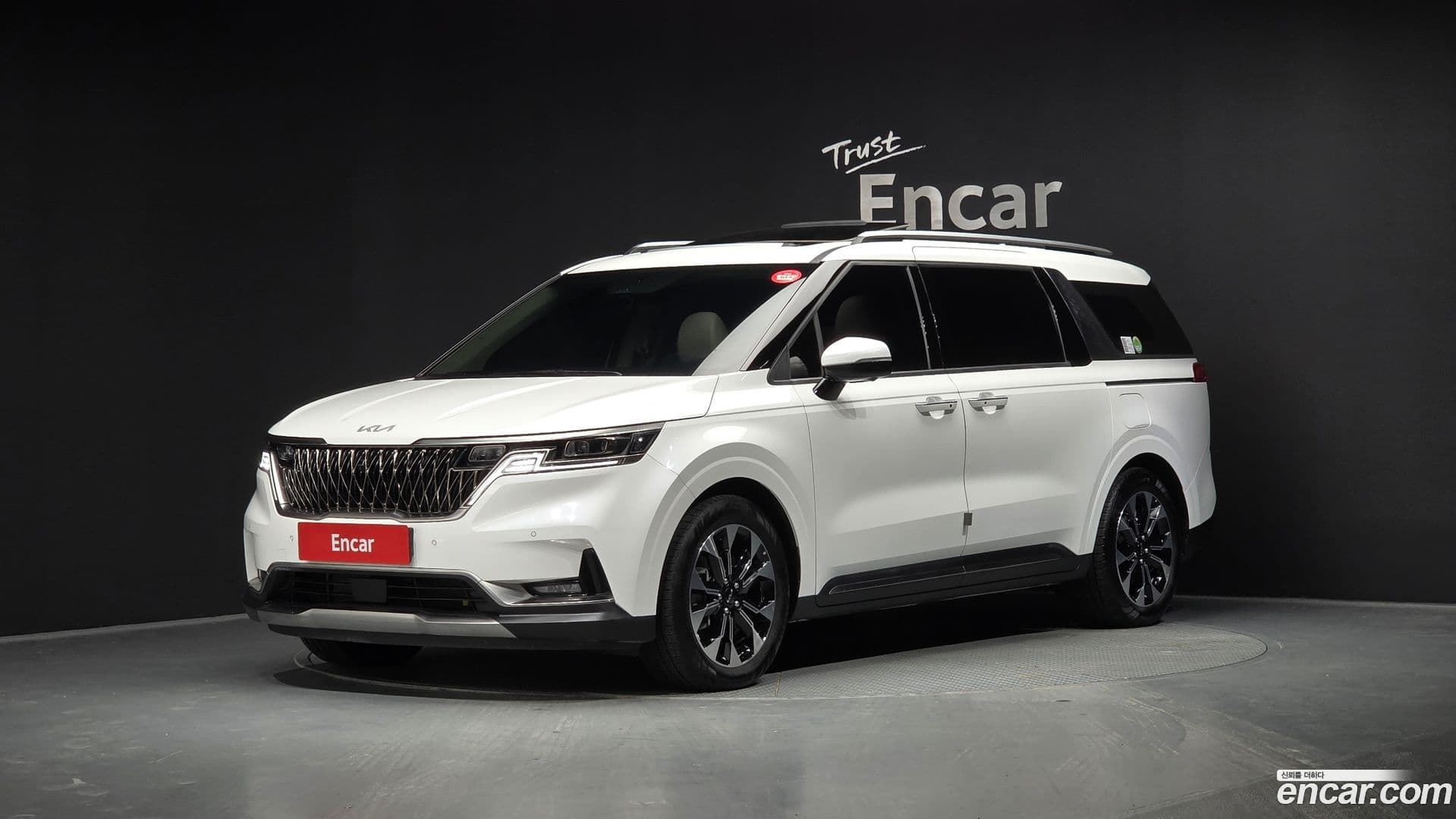 Main__Slider__Photo:Canival Kia 2023.8-0