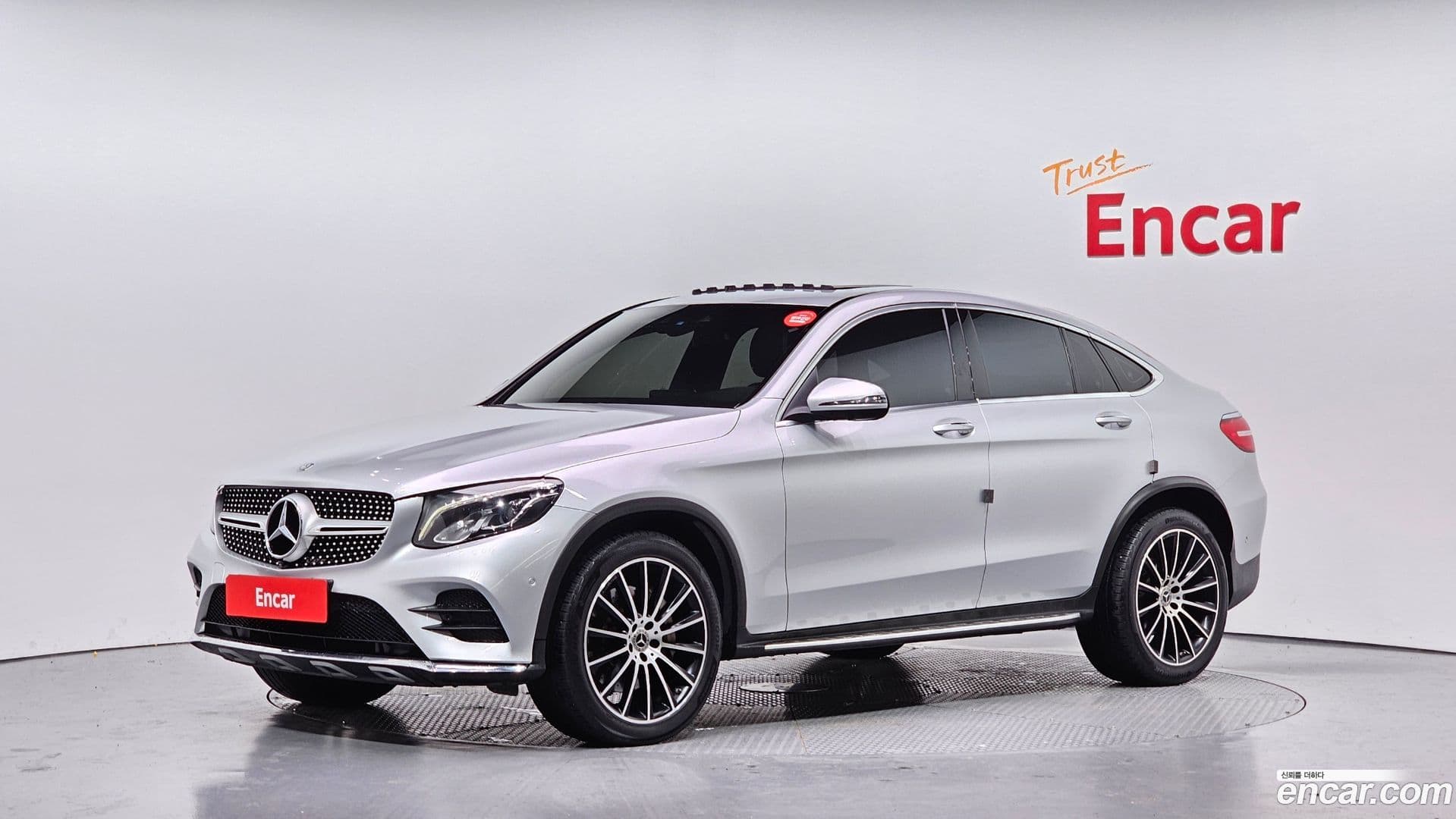 Main__Slider__Photo:GLC-Class Mercedes-Benz 2017.3-0