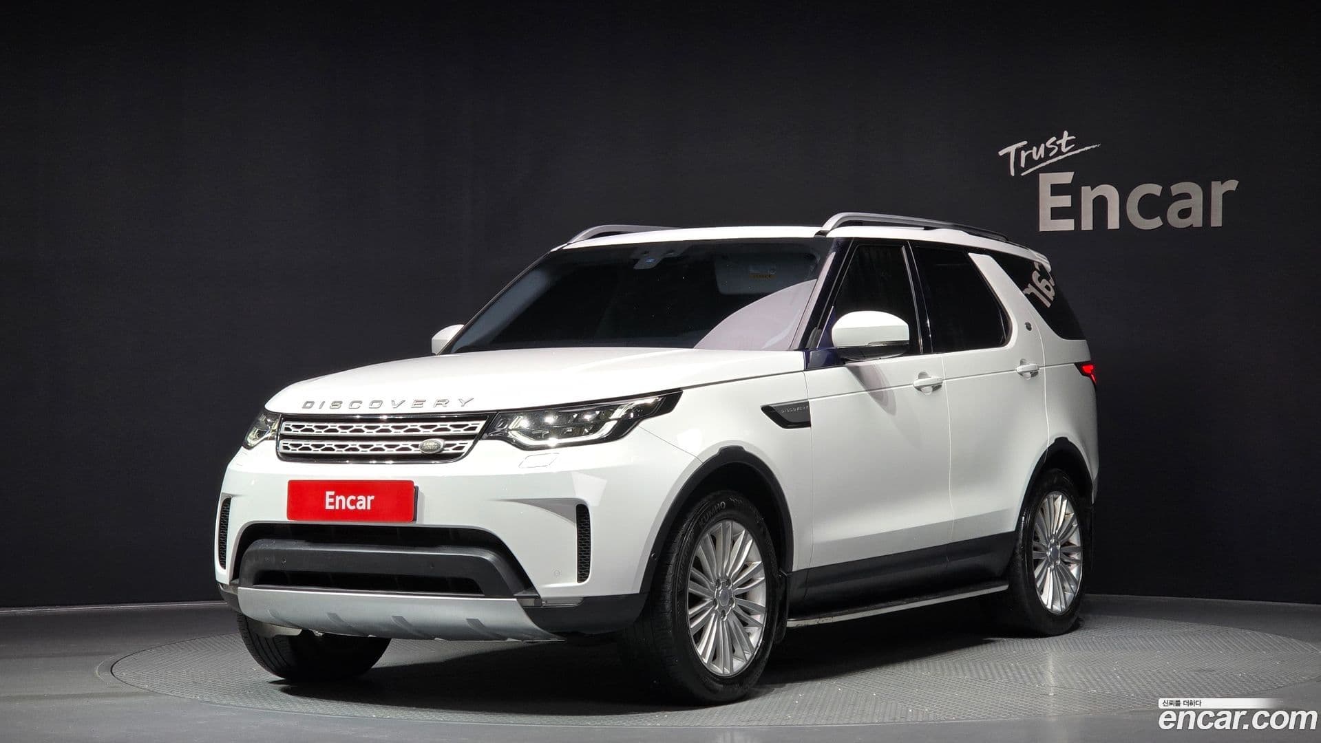 Main__Slider__Photo:Discovery Land Rover 2019.4-0