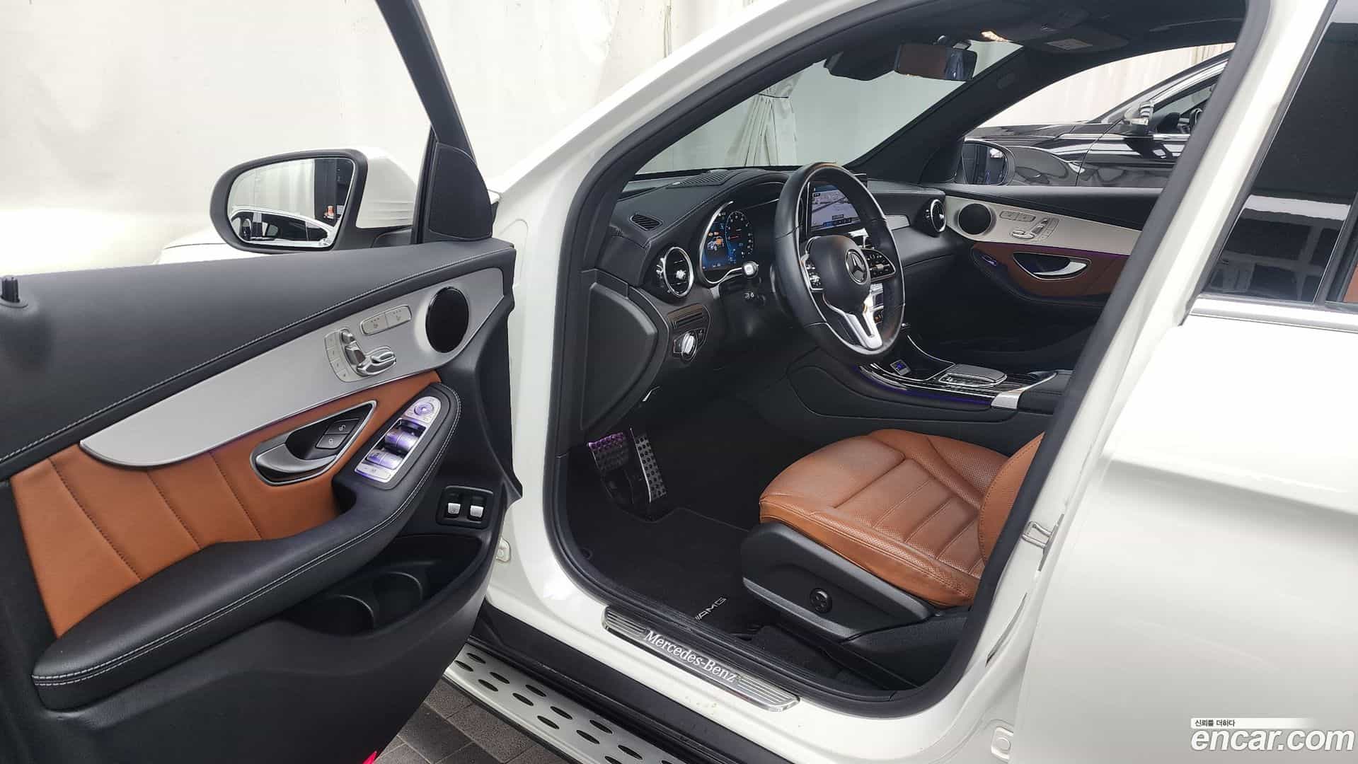 GLC-Class Mercedes-Benz 2022.7-INNER-010