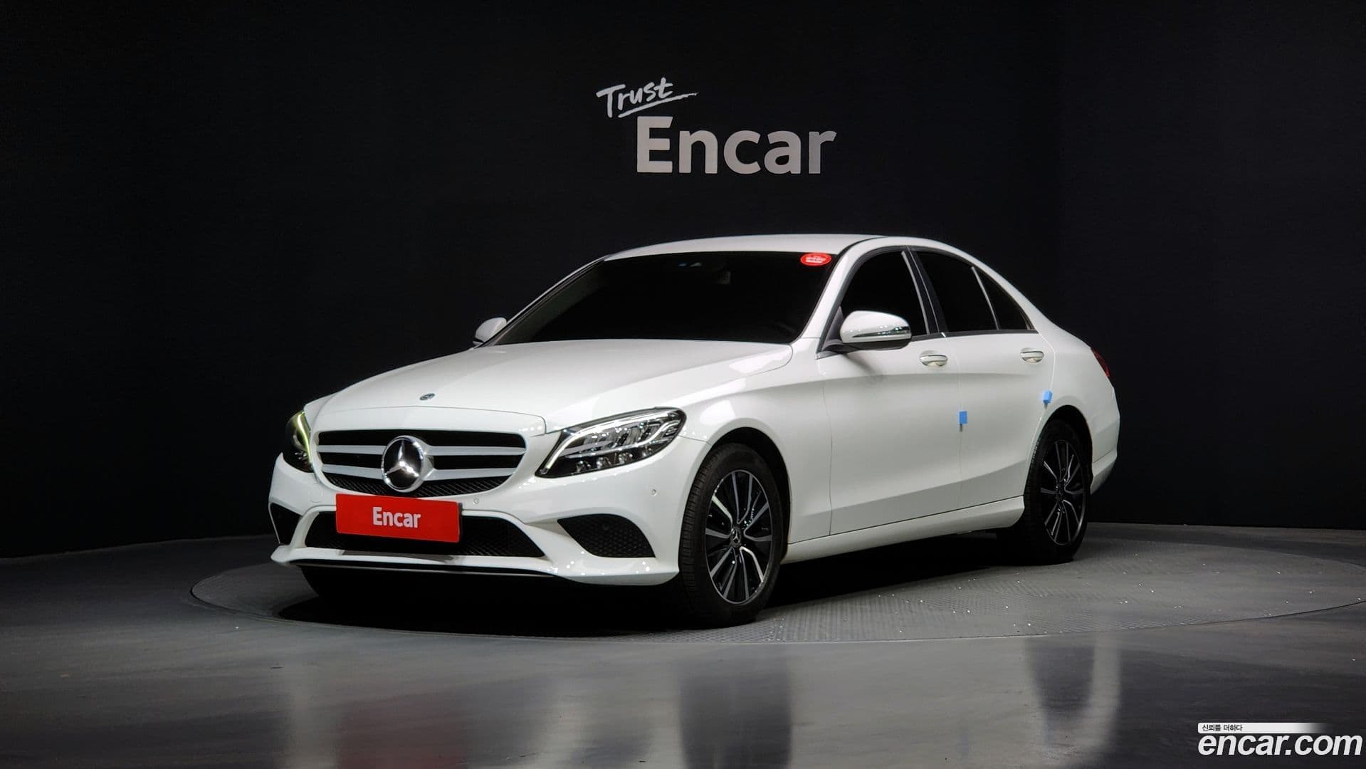 Main__Slider__Photo:C-Class Mercedes-Benz 2020.1-0