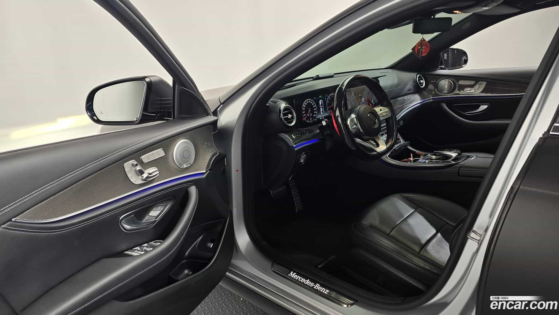 E-Class Mercedes-Benz 2020.7-INNER-010