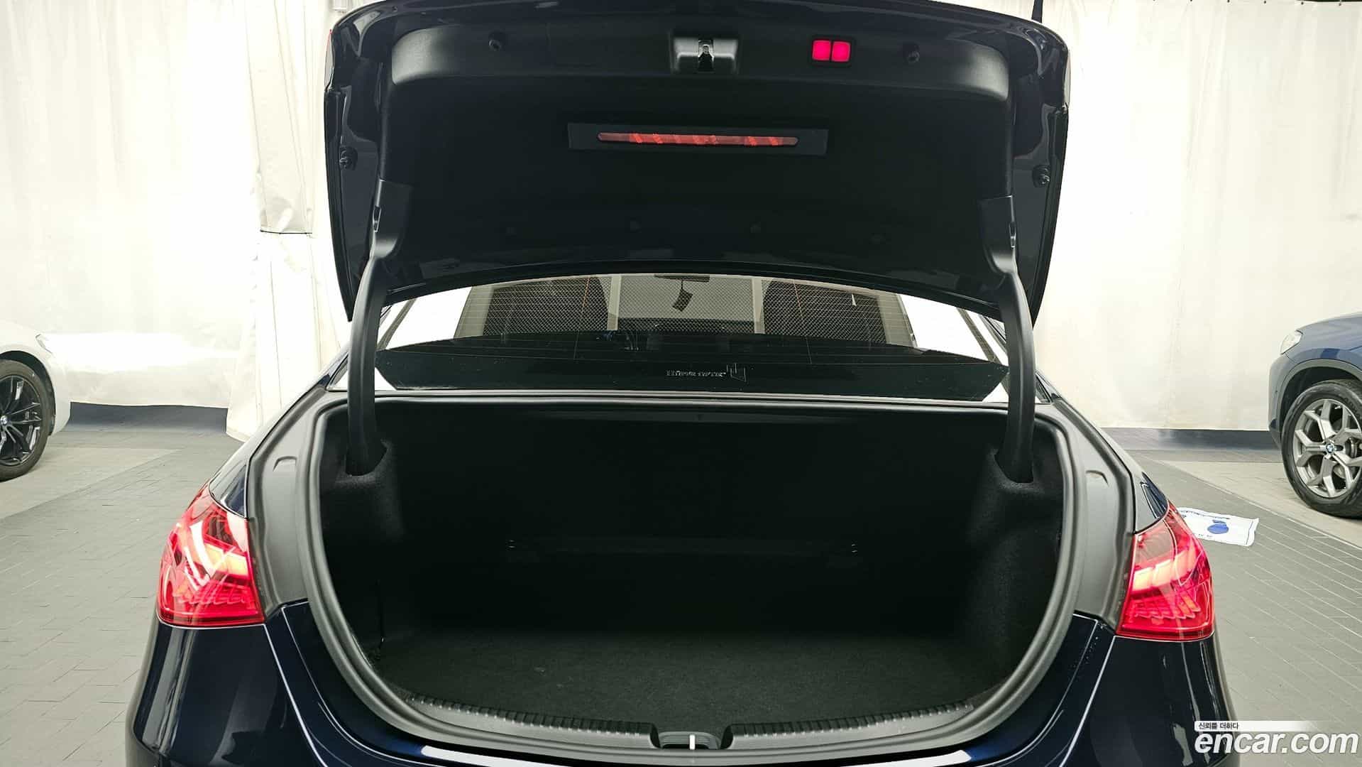 C-Class Mercedes-Benz 2022.3-OPTION-024