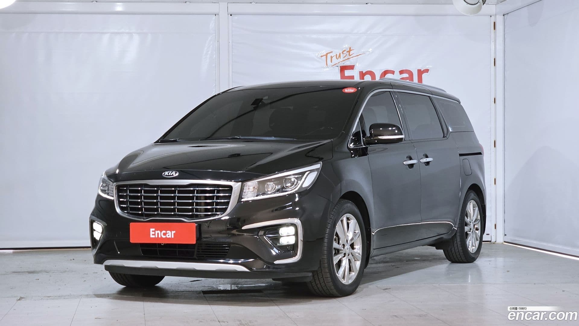 Main__Slider__Photo:Canival Kia 2019.11-0