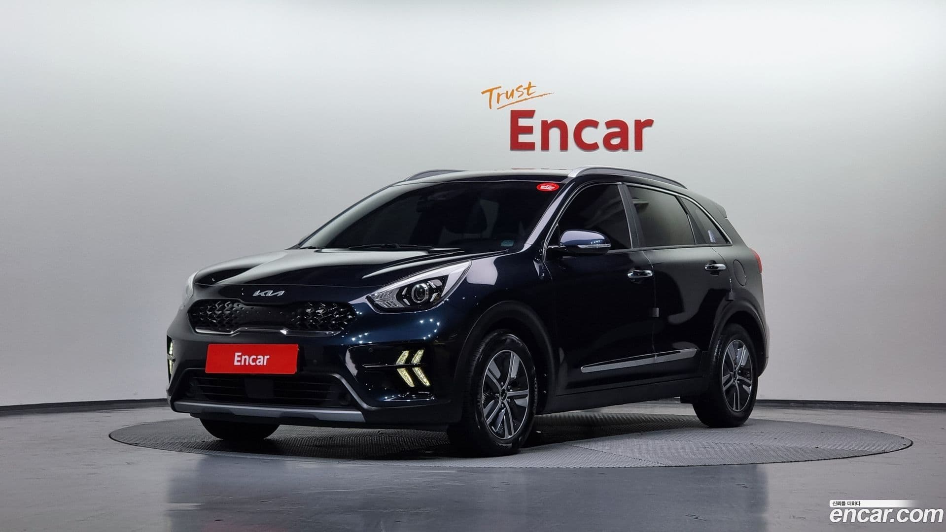 Main__Slider__Photo:Niro Kia 2021.9-0