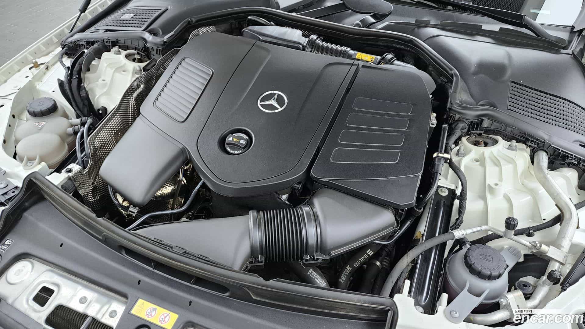 C-Class Mercedes-Benz 2022.2-INNER-006