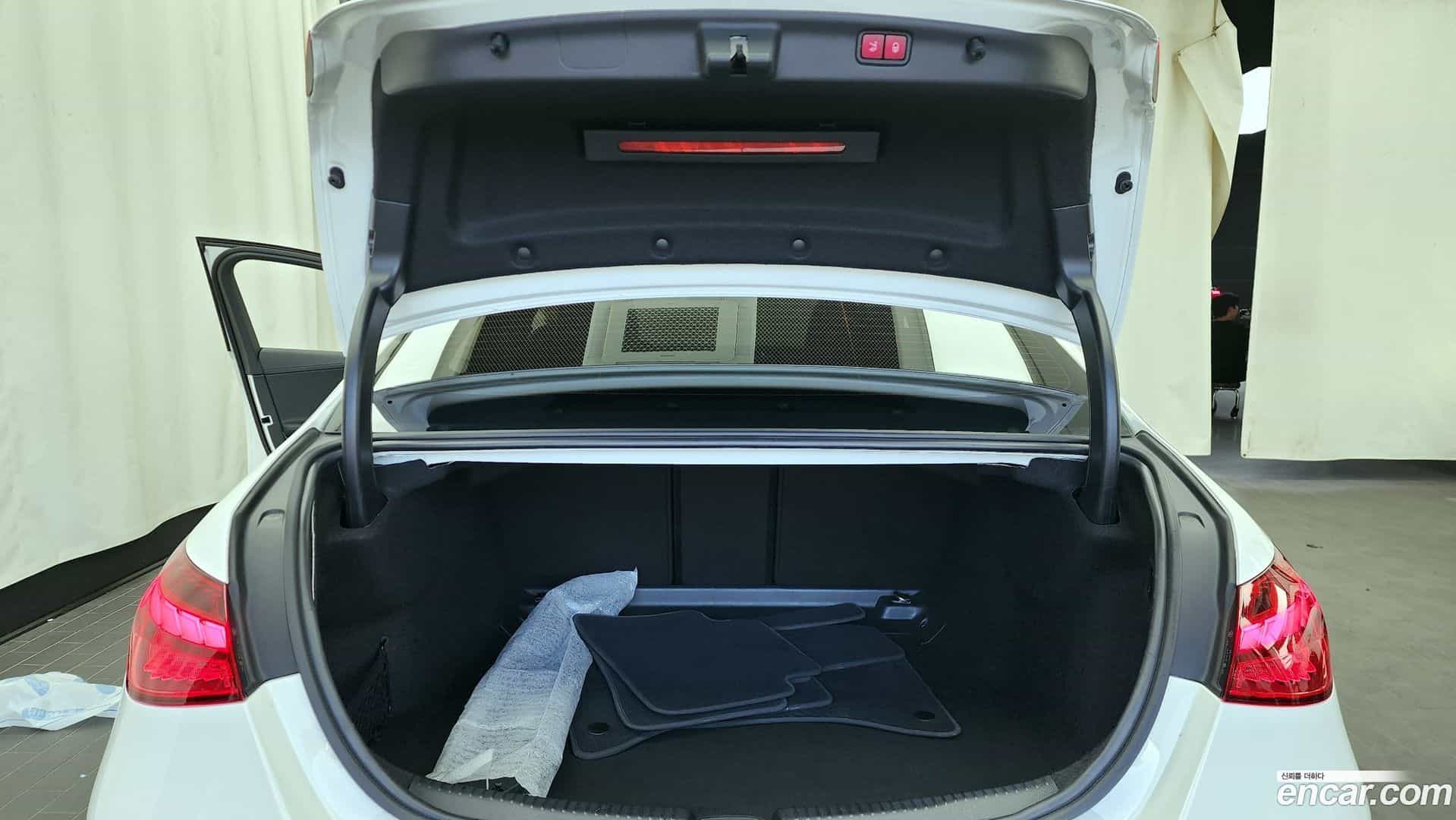 C-Class Mercedes-Benz 2022.2-OPTION-024