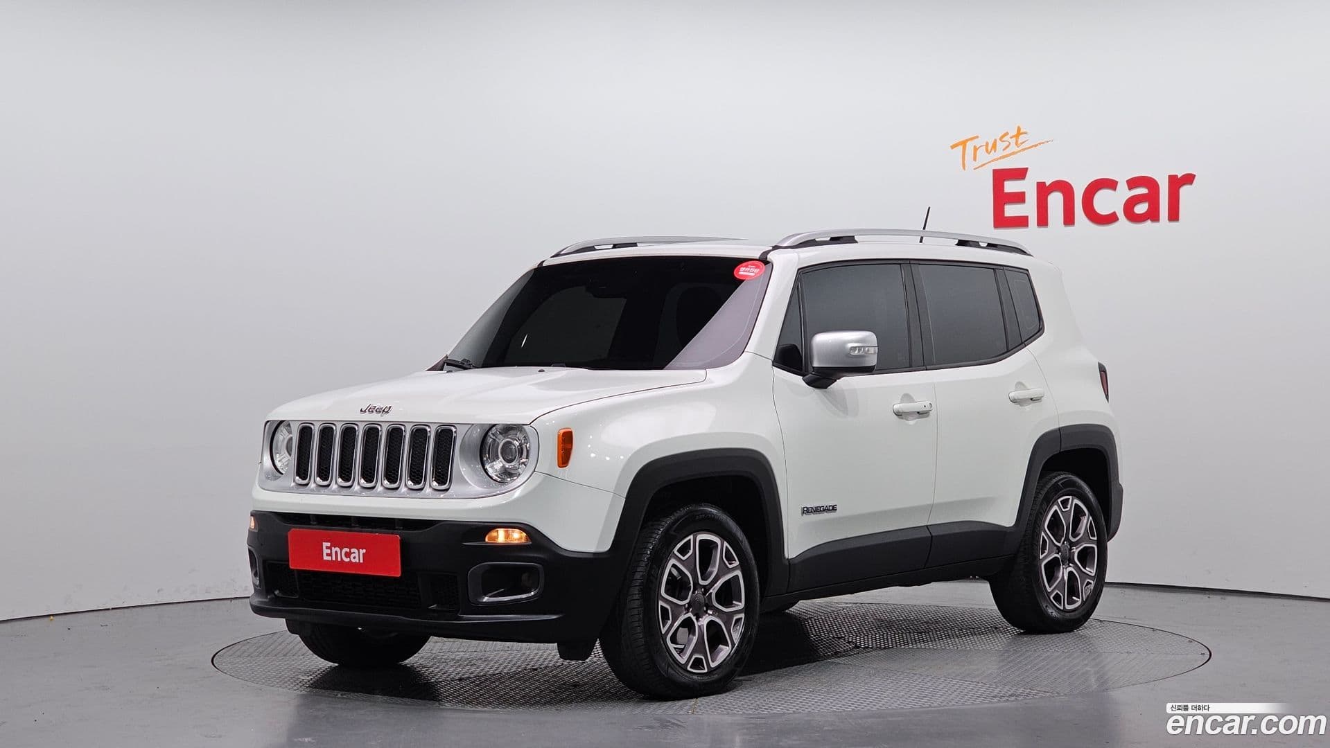 Main__Slider__Photo:Renegade Jeep 2017.11-0