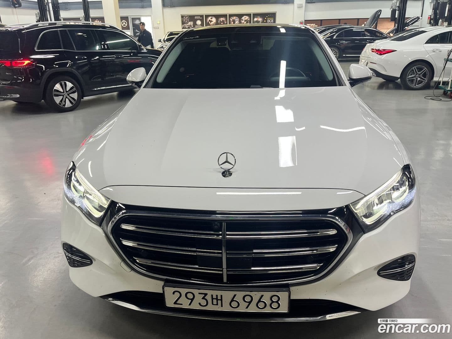 Main__Slider__Photo:E-Class Mercedes-Benz 2024.9-0