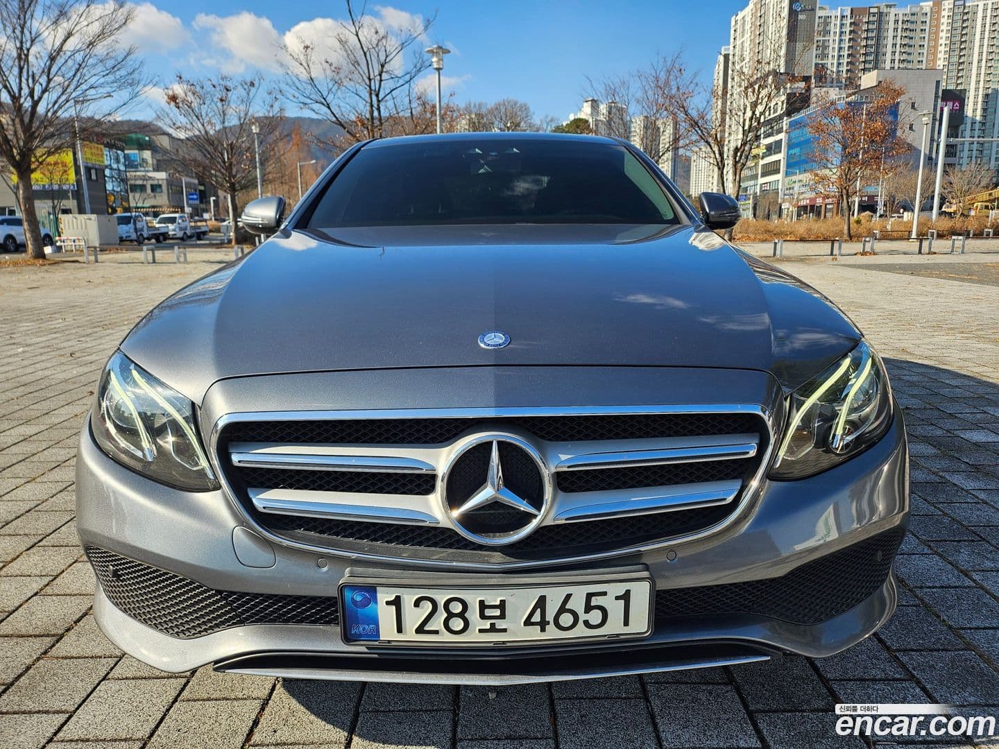 Main__Slider__Photo:E-Class Mercedes-Benz 2016.11-0