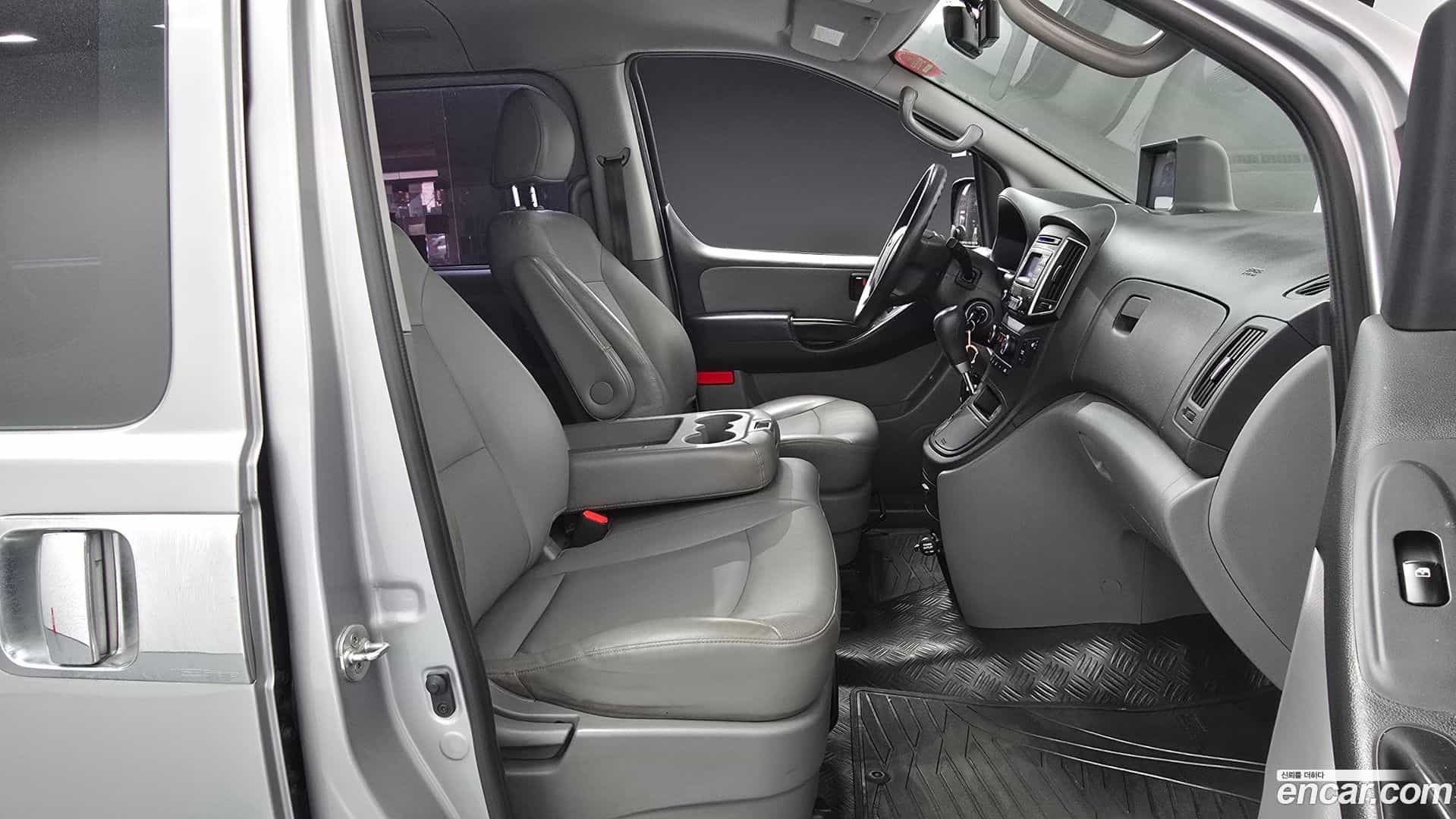 Starex Hyundai 2017.3-INNER-010